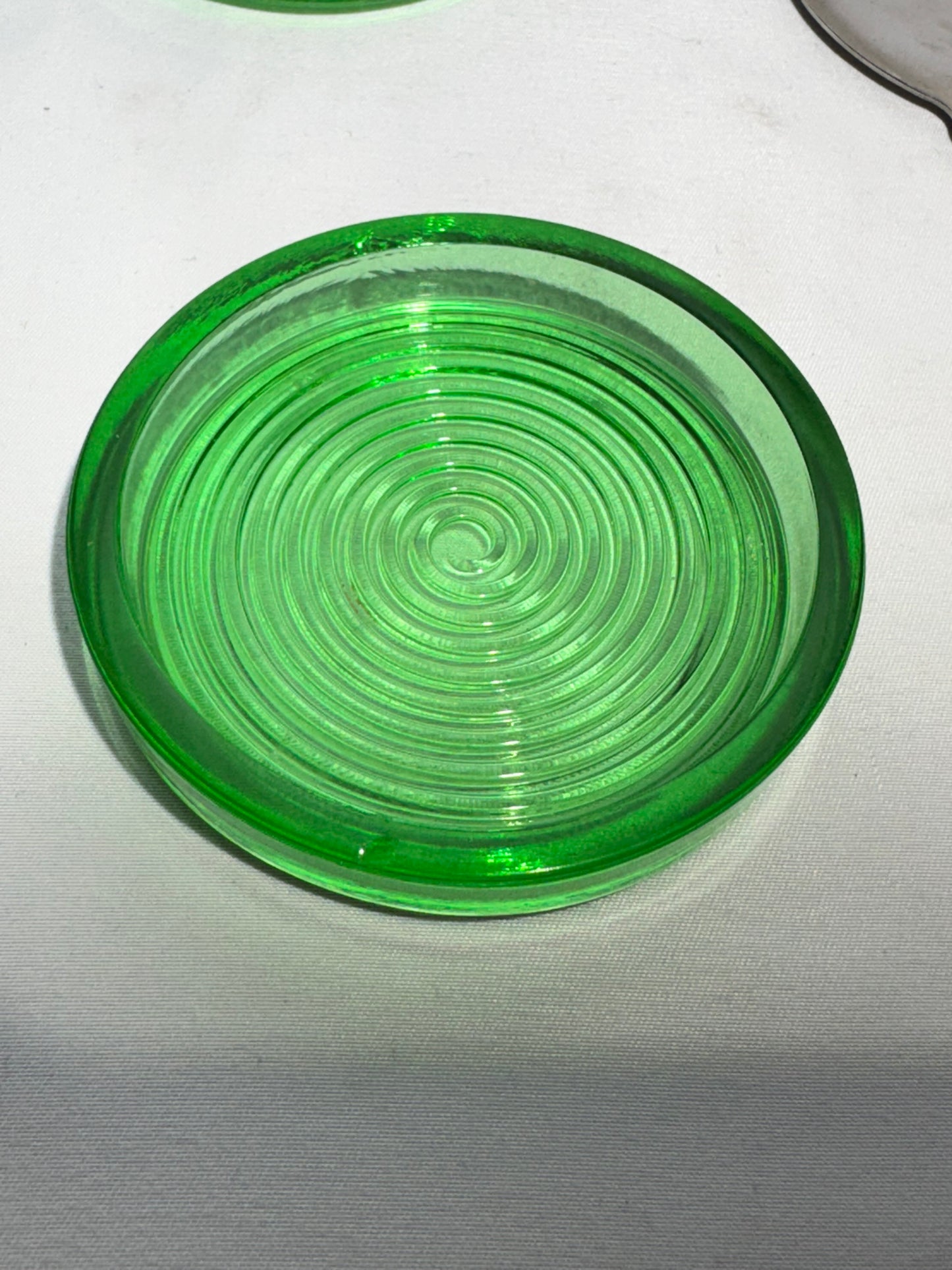4 coasters with metal stand - Green glass- portable