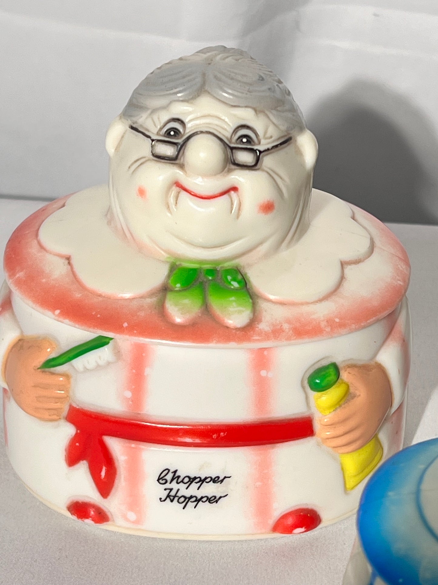 Vintage 1970s-set of 3 chopper hopper - plastic denture holders