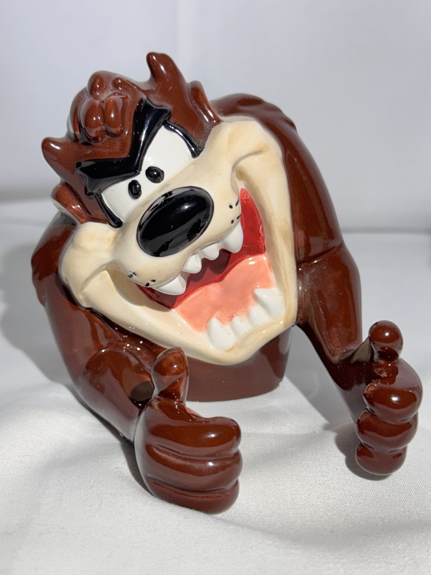 Taz and Empire State Building- Salt and Pepper- Warner Brothers- Looney Tunes-1998