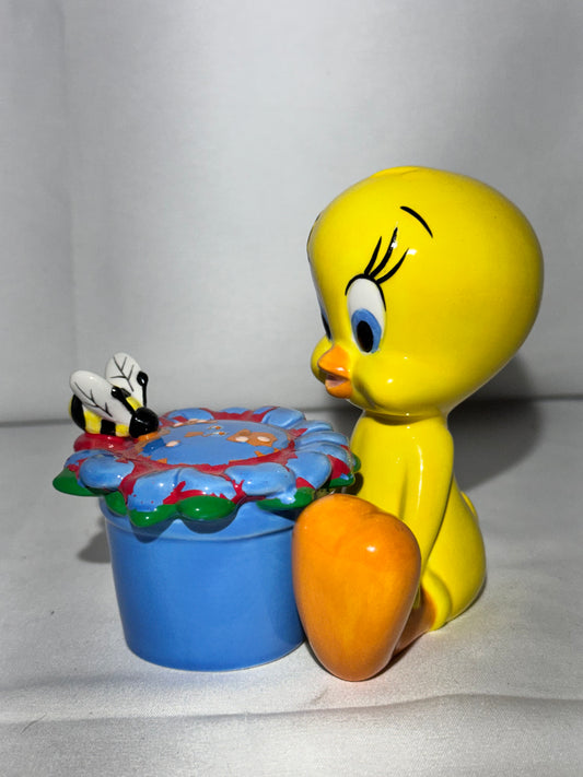 Tweety Bird - Salt and pepper- The Birds & The Bees - Looney Tunes- Warner Brothers