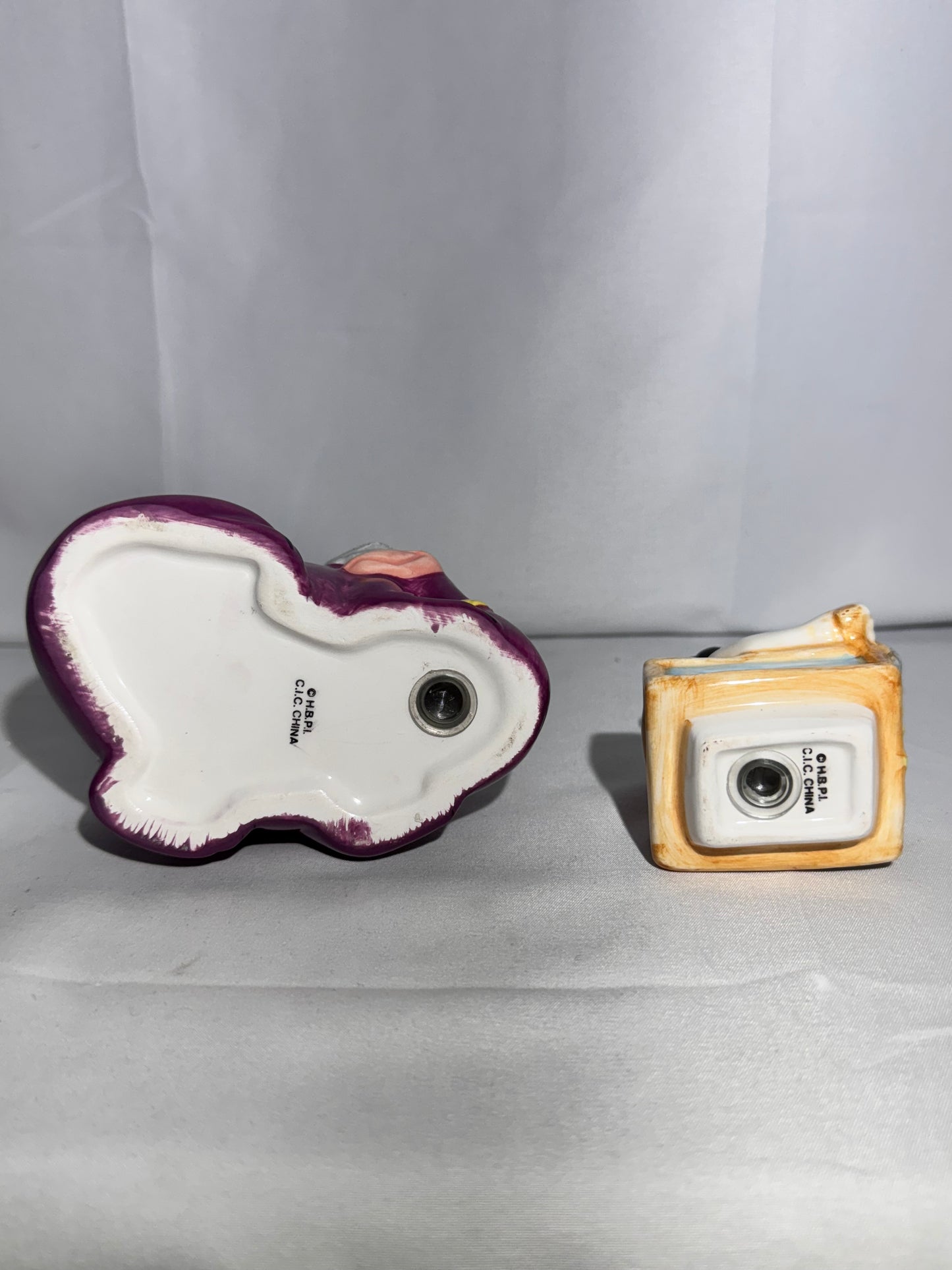 Fred Flintstone and Dino - Salt and pepper shaker- Hanna Barbera- Cartoon