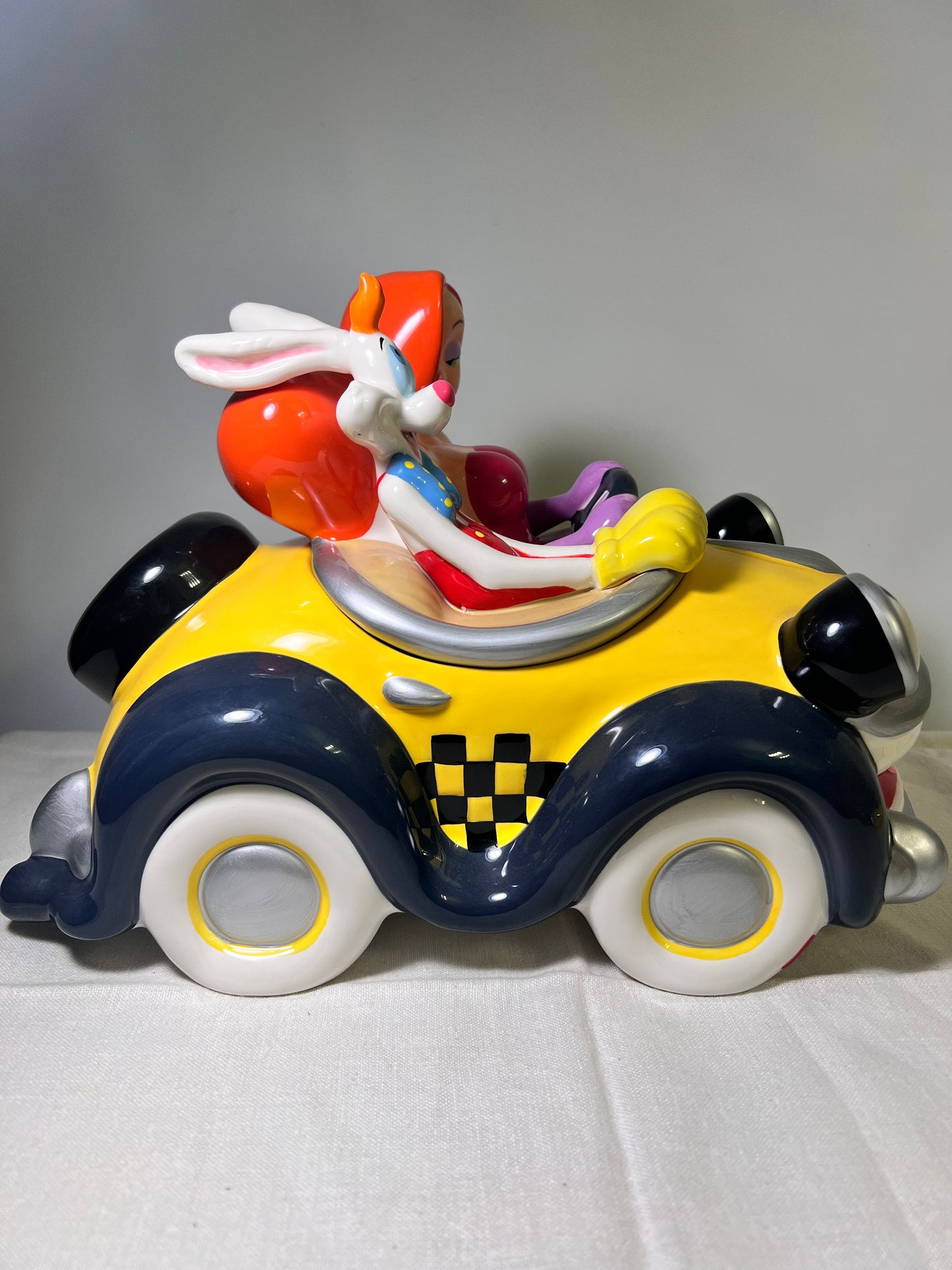 Jessica Rabbit & Rodger Rabbit in Taxi- Cookie Jar-Disney- Limited Edition of 350