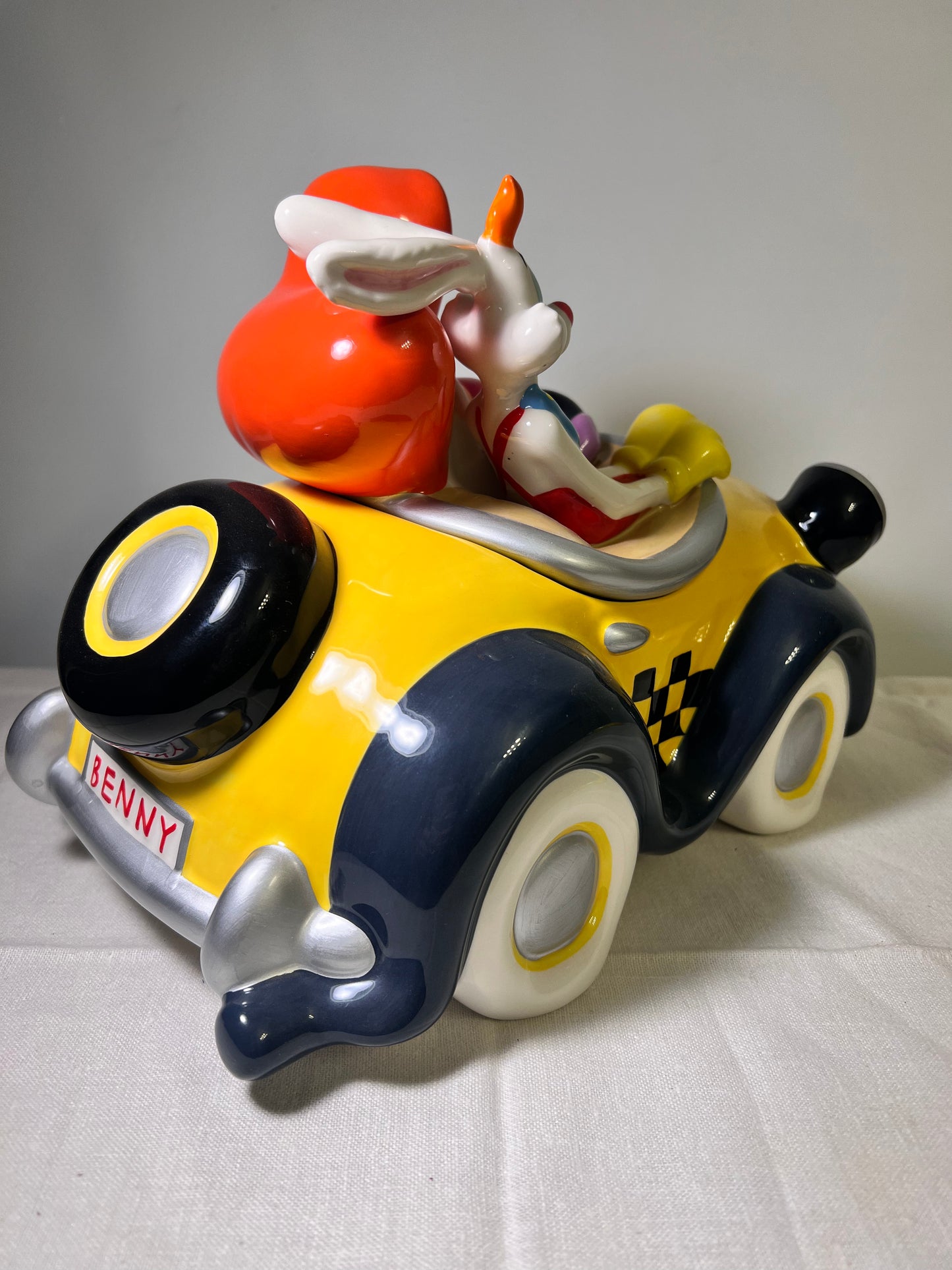 Jessica Rabbit & Rodger Rabbit in Taxi- Cookie Jar-Disney- Limited Edition of 350