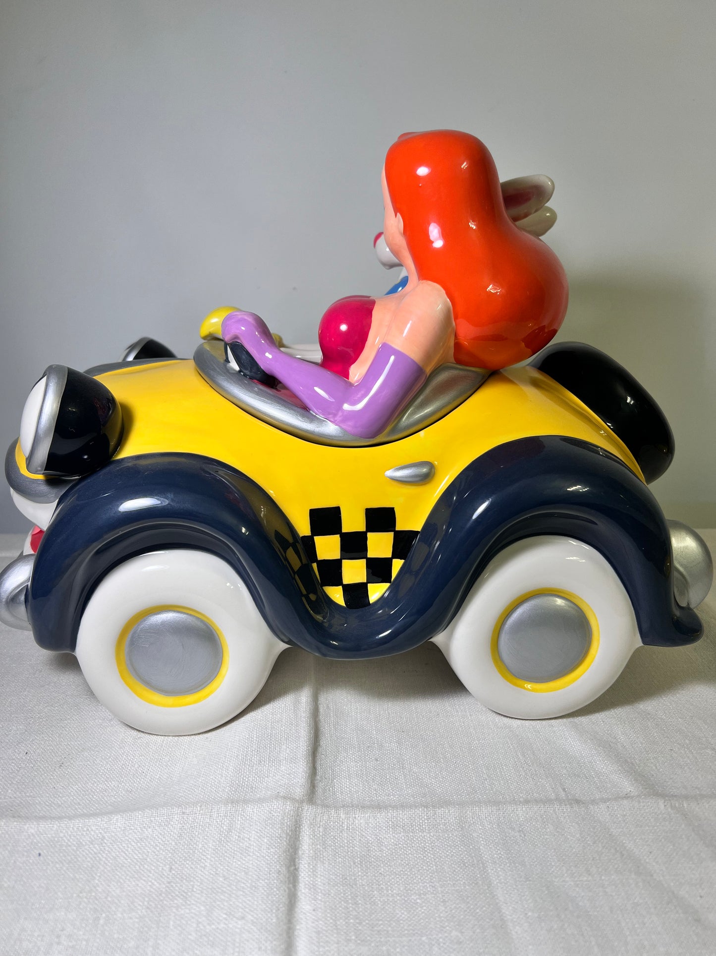 Jessica Rabbit & Rodger Rabbit in Taxi- Cookie Jar-Disney- Limited Edition of 350