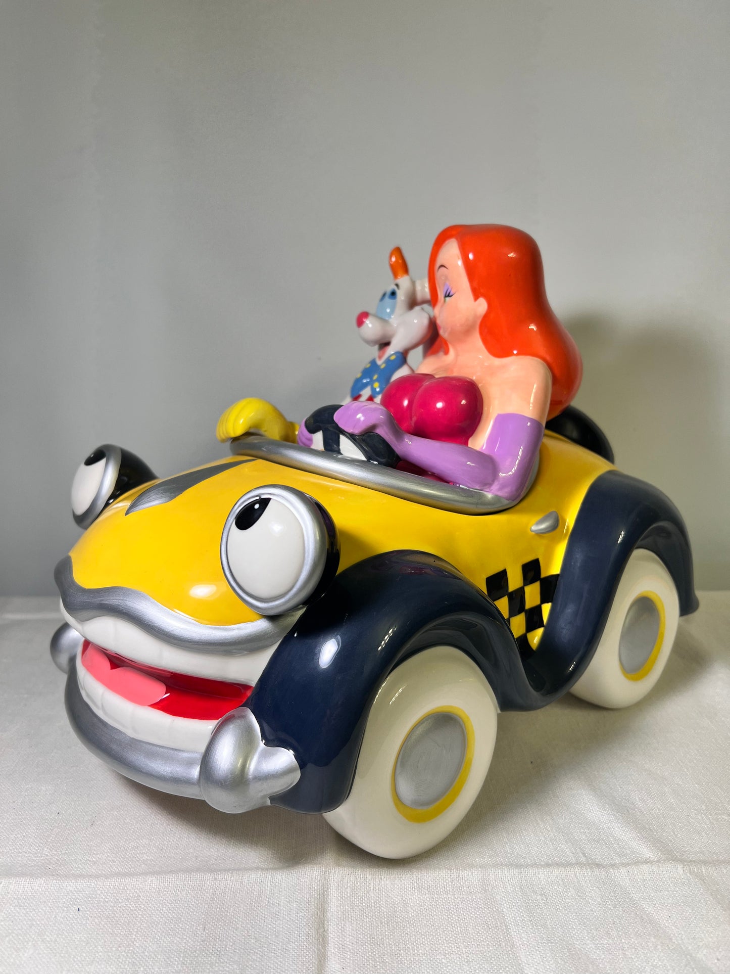 Jessica Rabbit & Rodger Rabbit in Taxi- Cookie Jar-Disney- Limited Edition of 350