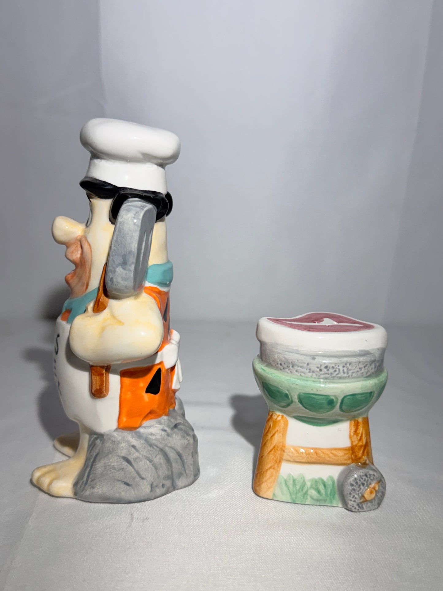 The Flintstones Salt & Pepper Shakers – Fred Flintstone & Grill – Hanna Barbera – Westland Giftware