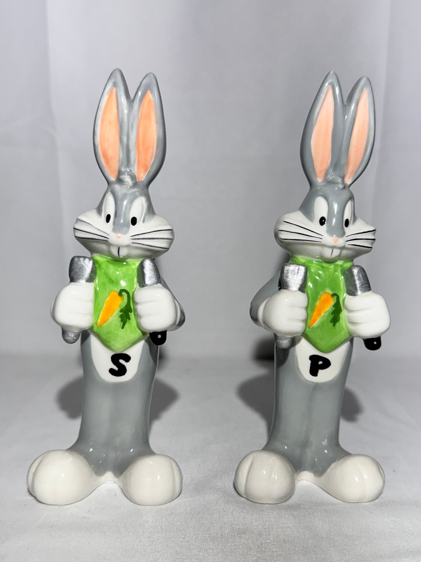 Bugs Bunny Salt & Pepper Shakers – Warner Brothers 1998 -Looney Tunes