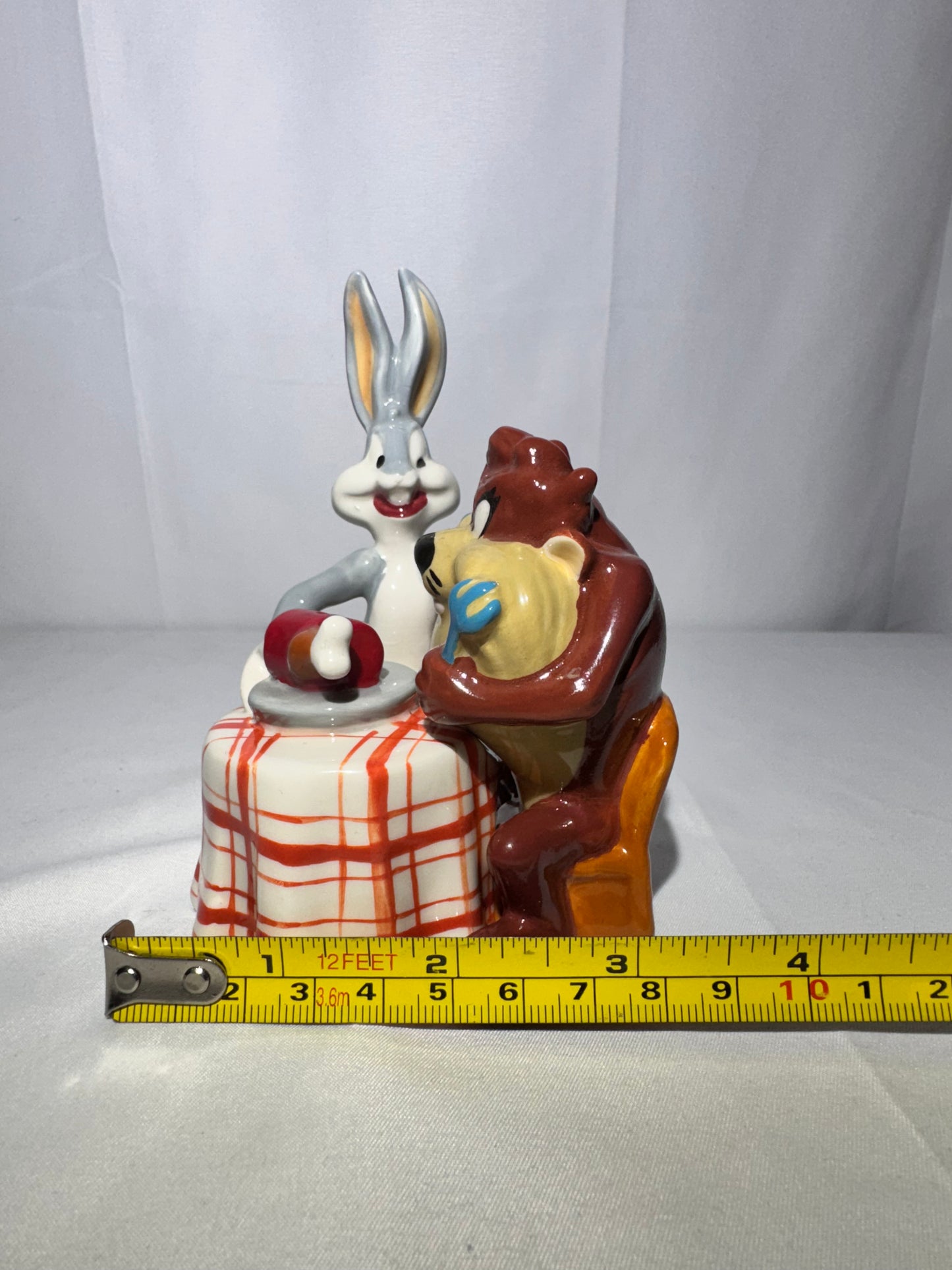 Looney Tunes Bugs Bunny & Taz Salt and Pepper Shakers – Magnetic – Warner Brothers