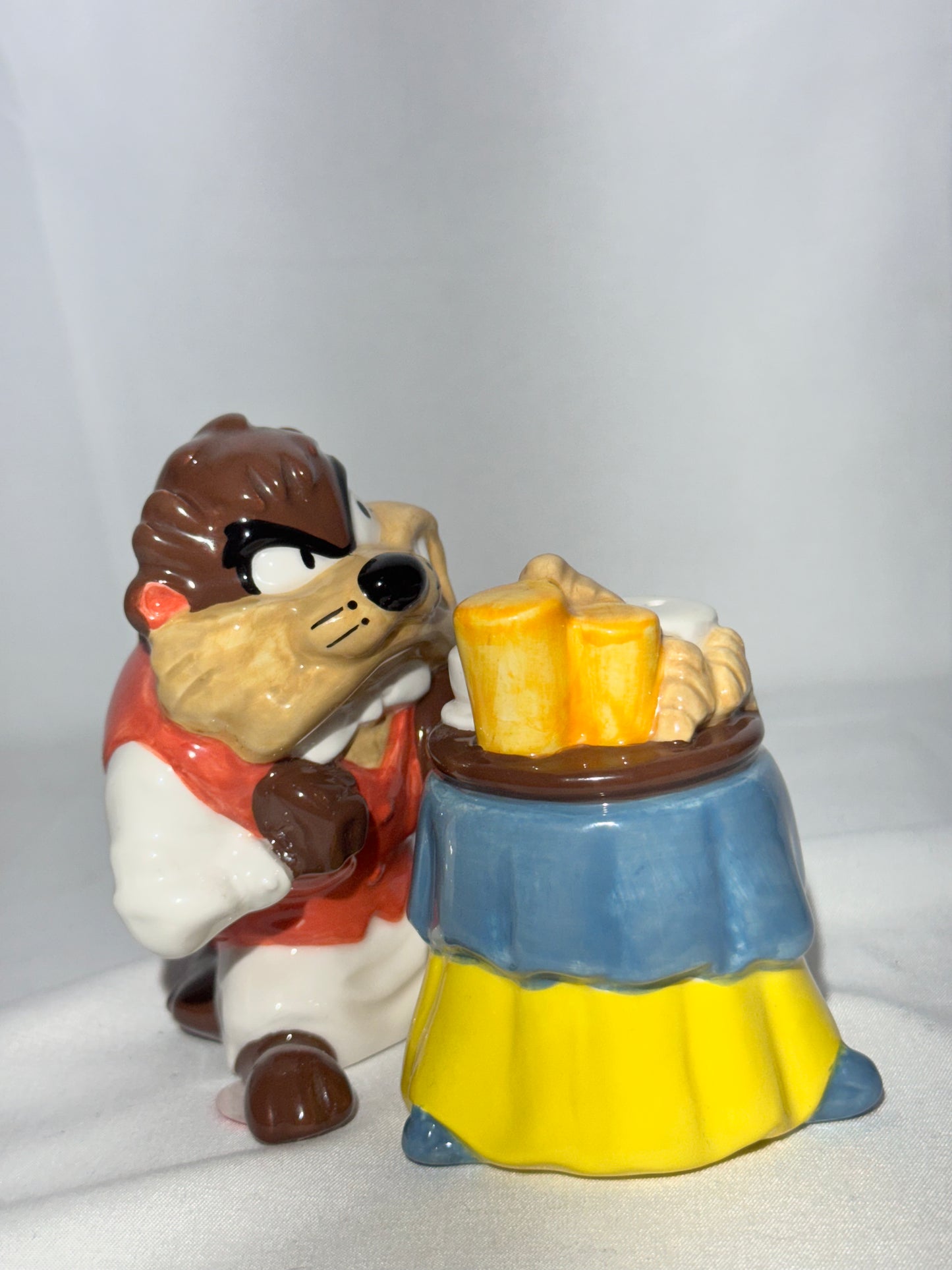 Looney Tunes Taz Salt & Pepper Shakers – Warner Bros. Tropical Diffusion – Vintage Collectible