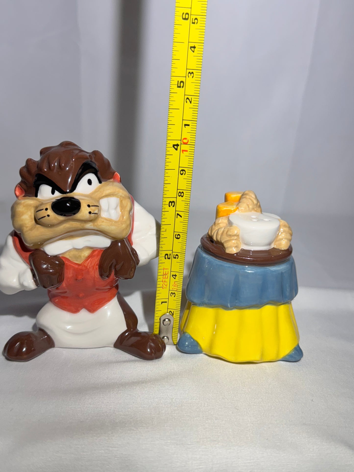 Looney Tunes Taz Salt & Pepper Shakers – Warner Bros. Tropical Diffusion – Vintage Collectible