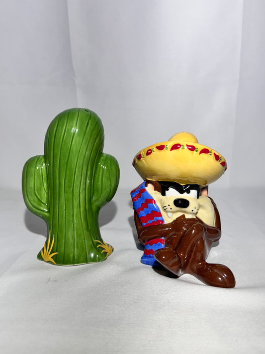 Taz Salt & Pepper Shaker – 1997 Warner Brothers- Looney Tunes