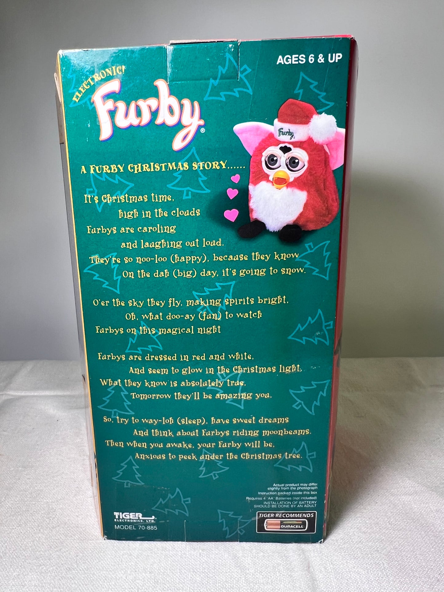 Furby -Tiger electronics- Special Edition- Red Holiday Santa Hat with Blue eyes-1999- Hasboro