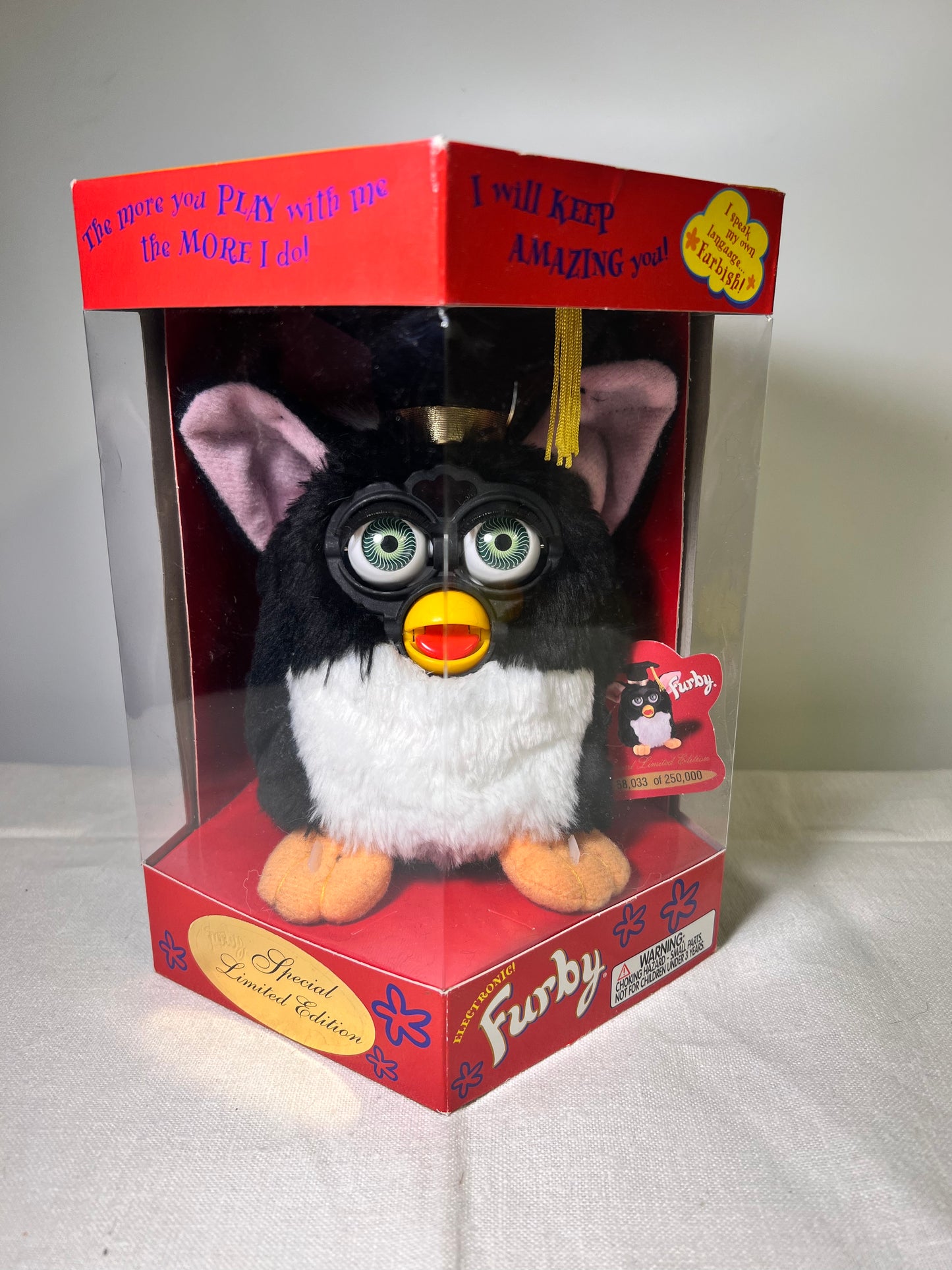 Furby- Tiger Electronics-Graduation - Black with green eyes- special edition-1999