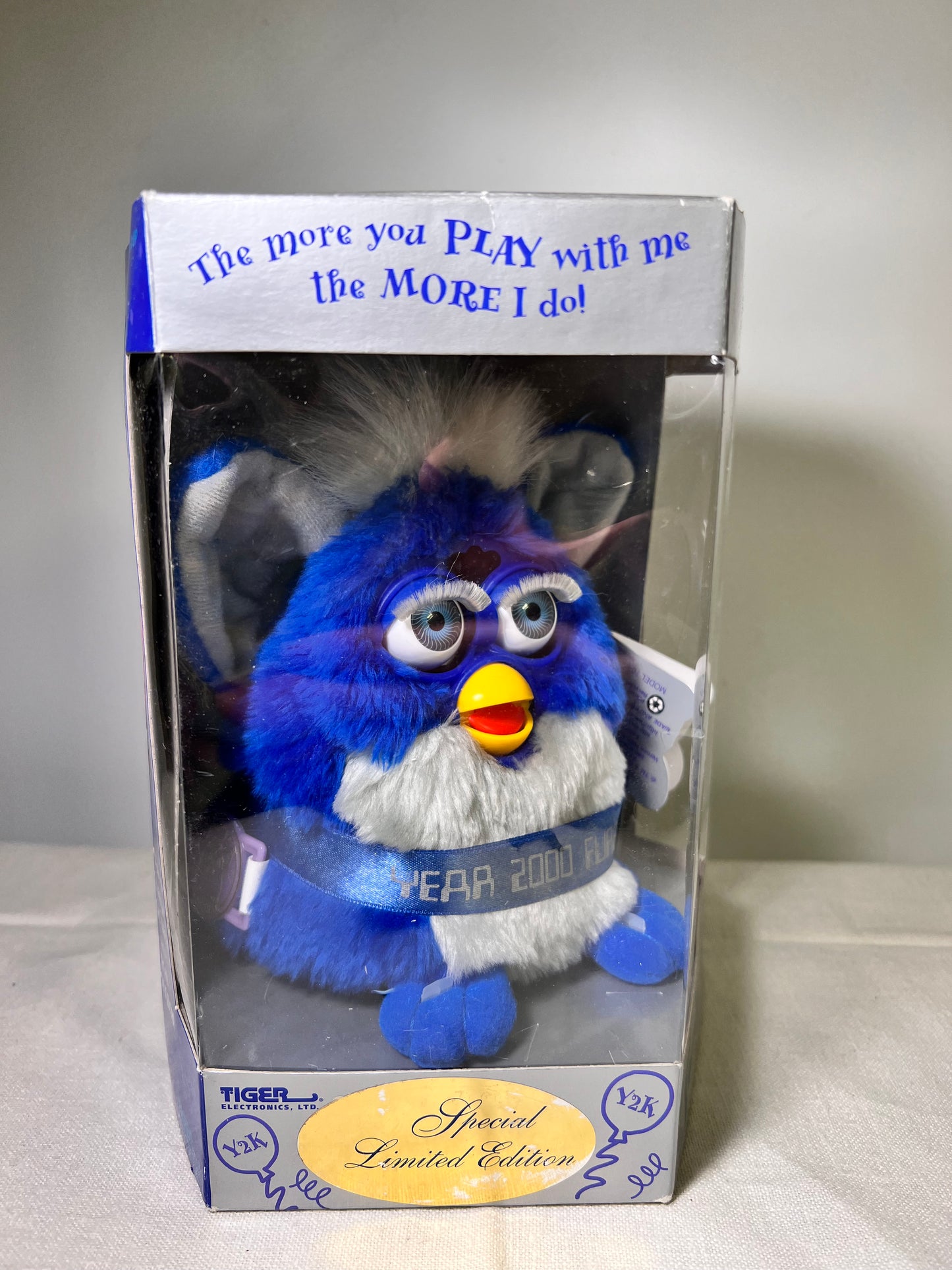 Furby- Tiger Electronics-Y2K-Special Edition-1999-Blue with Blue Eyes- NIB