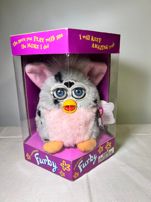 Furby-Tiger Electronics- Gray Spotted, Pink belly and blue eyes- model 70-800-NIB-1998