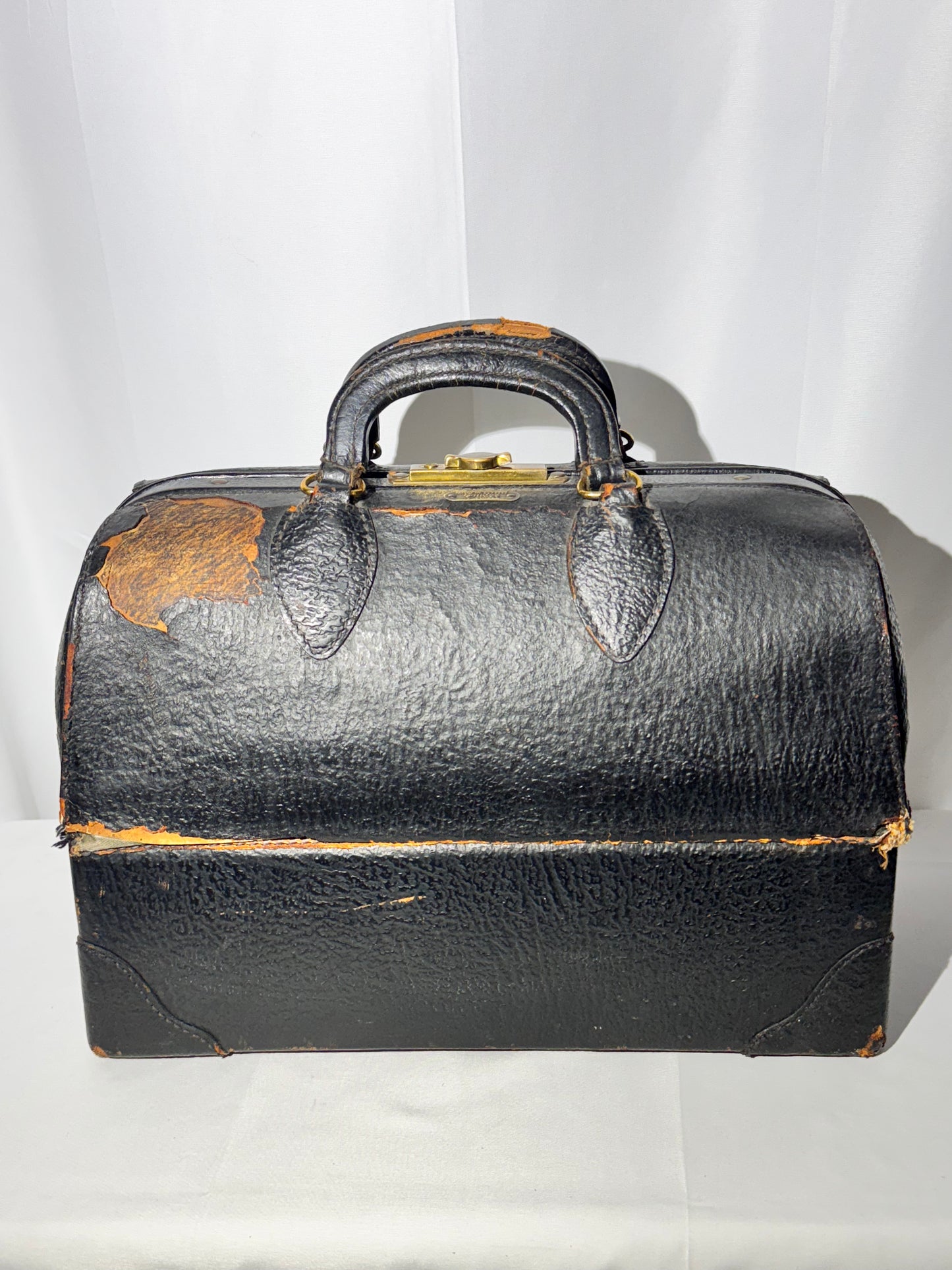Doctors Bag - Vintage- Top Grain Cowhide- Emdee by Schell