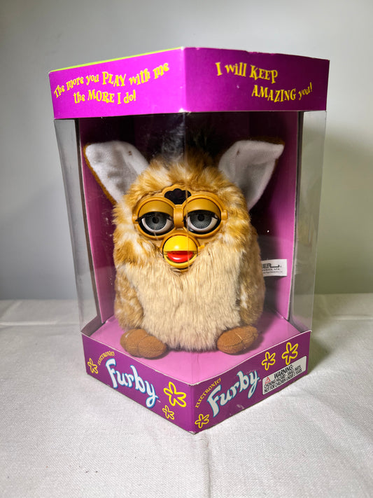 Furby- Tiger Electronics- Giraffe with blue eyes-model 70-800- NIB -1998