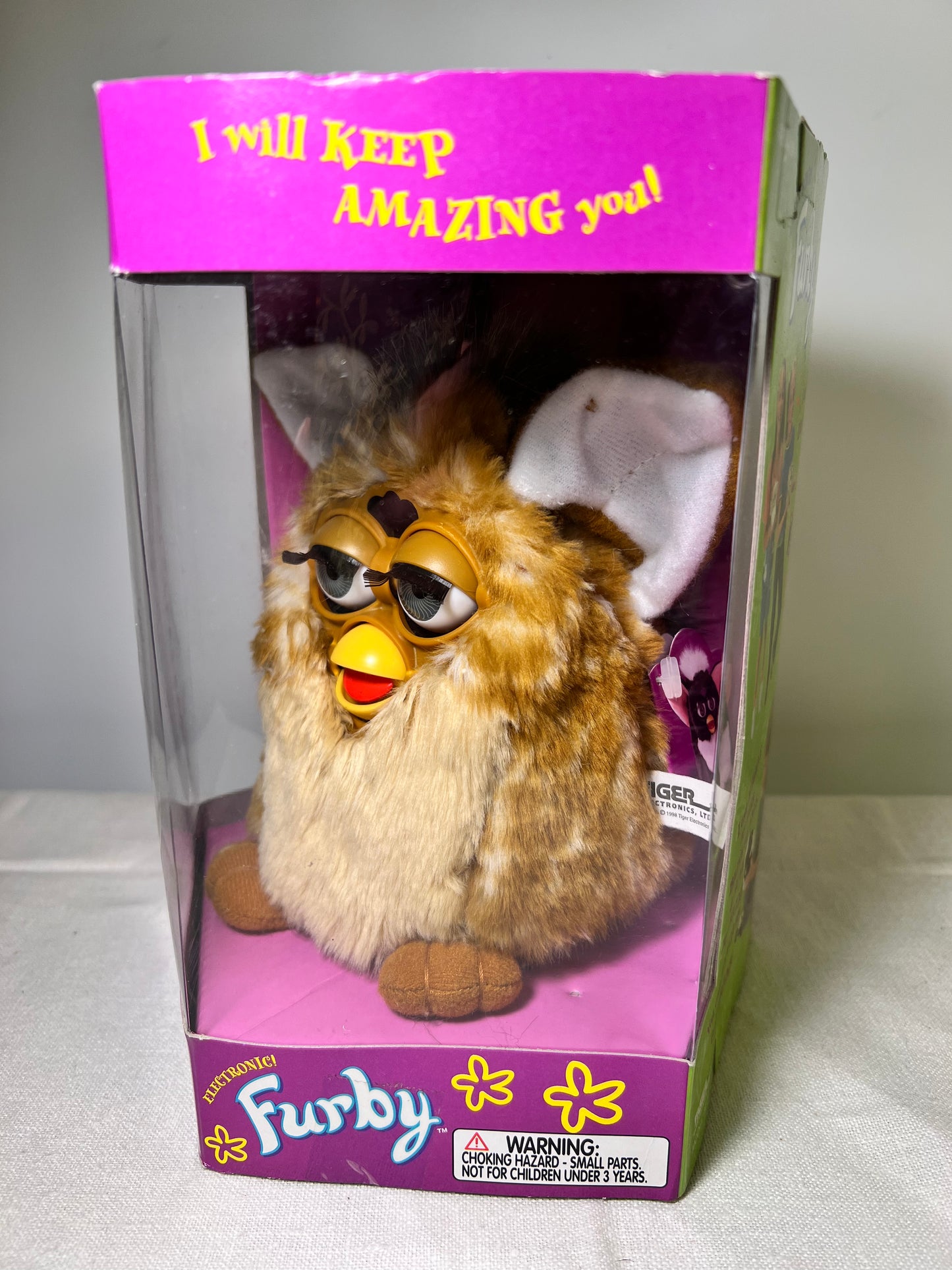 Furby- Tiger Electronics- Giraffe with blue eyes-model 70-800- NIB -1998