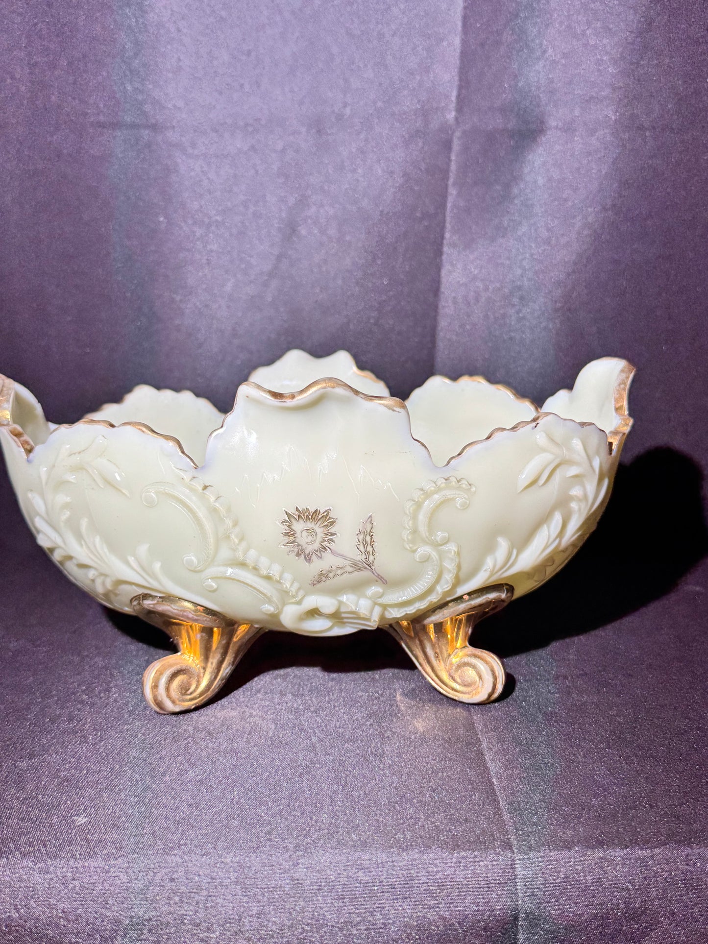 Antique Northwood Louis XV Custard Glass Master Berry Bowl – Uranium, 1898
