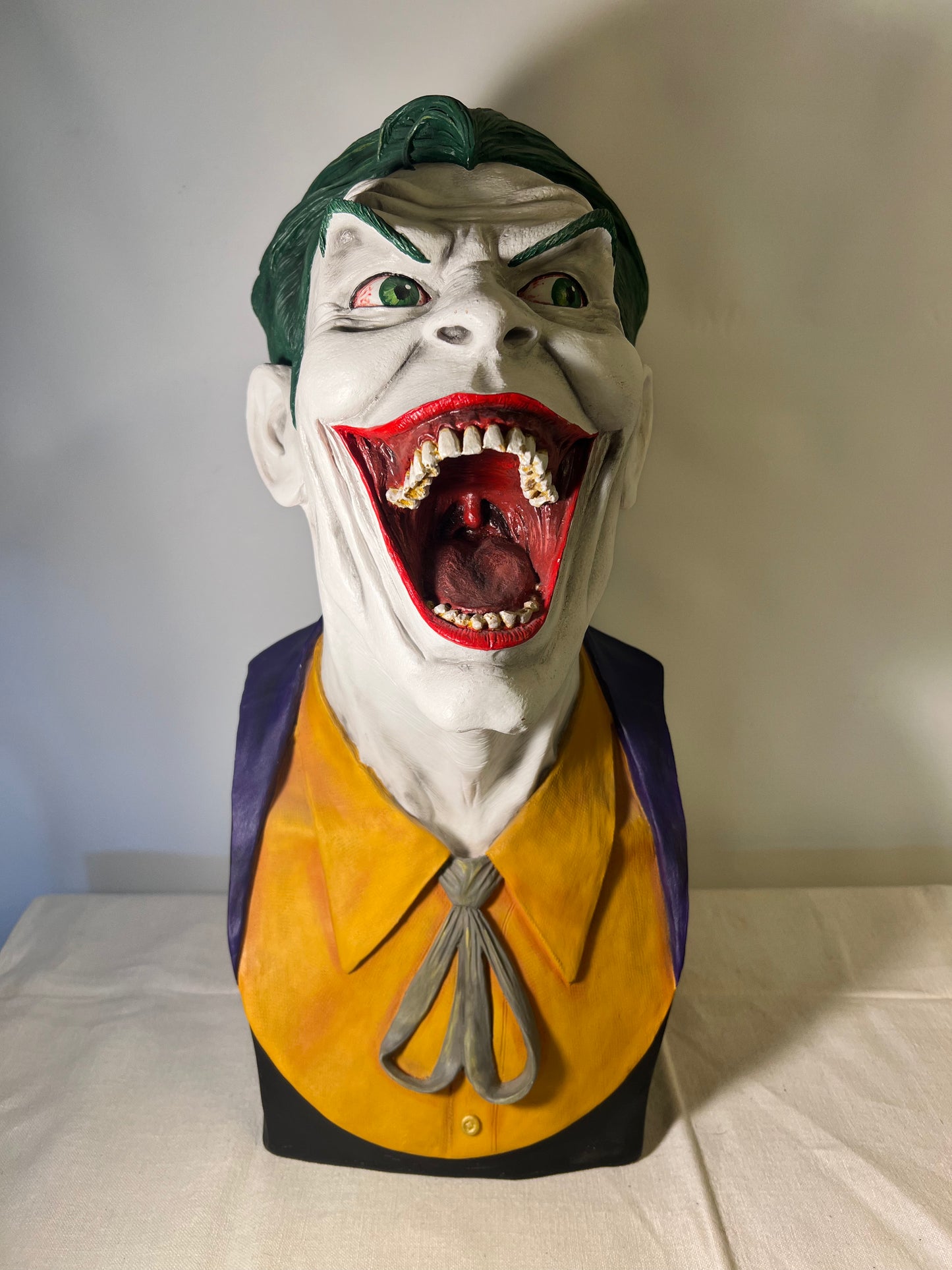 The Joker - 17” Bust-N. sims-2002 -Batman- Villain- DC  Comics - Collectibles