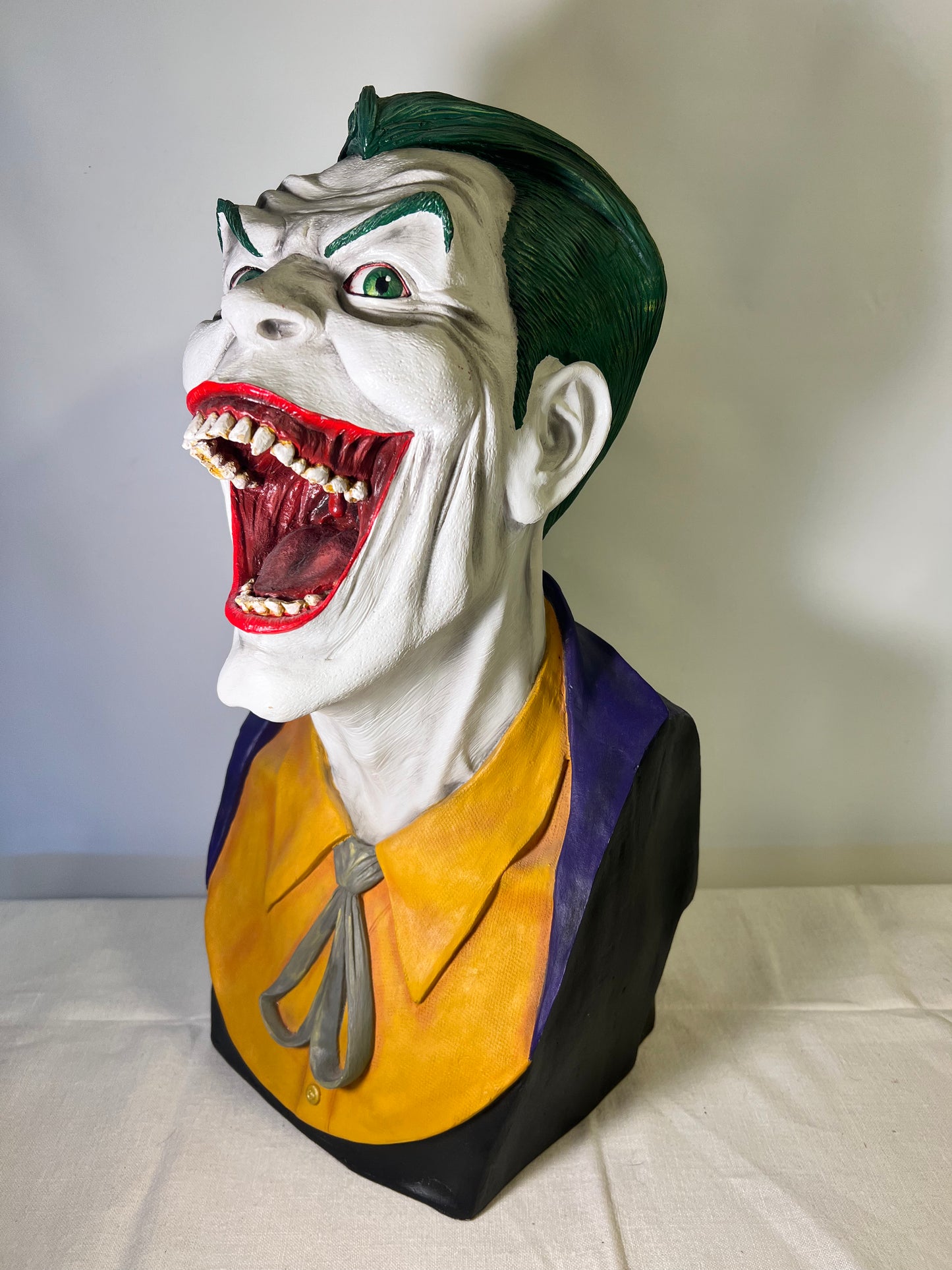 The Joker - 17” Bust-N. sims-2002 -Batman- Villain- DC  Comics - Collectibles