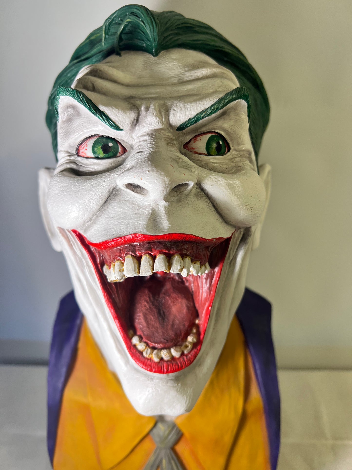 The Joker - 17” Bust-N. sims-2002 -Batman- Villain- DC  Comics - Collectibles