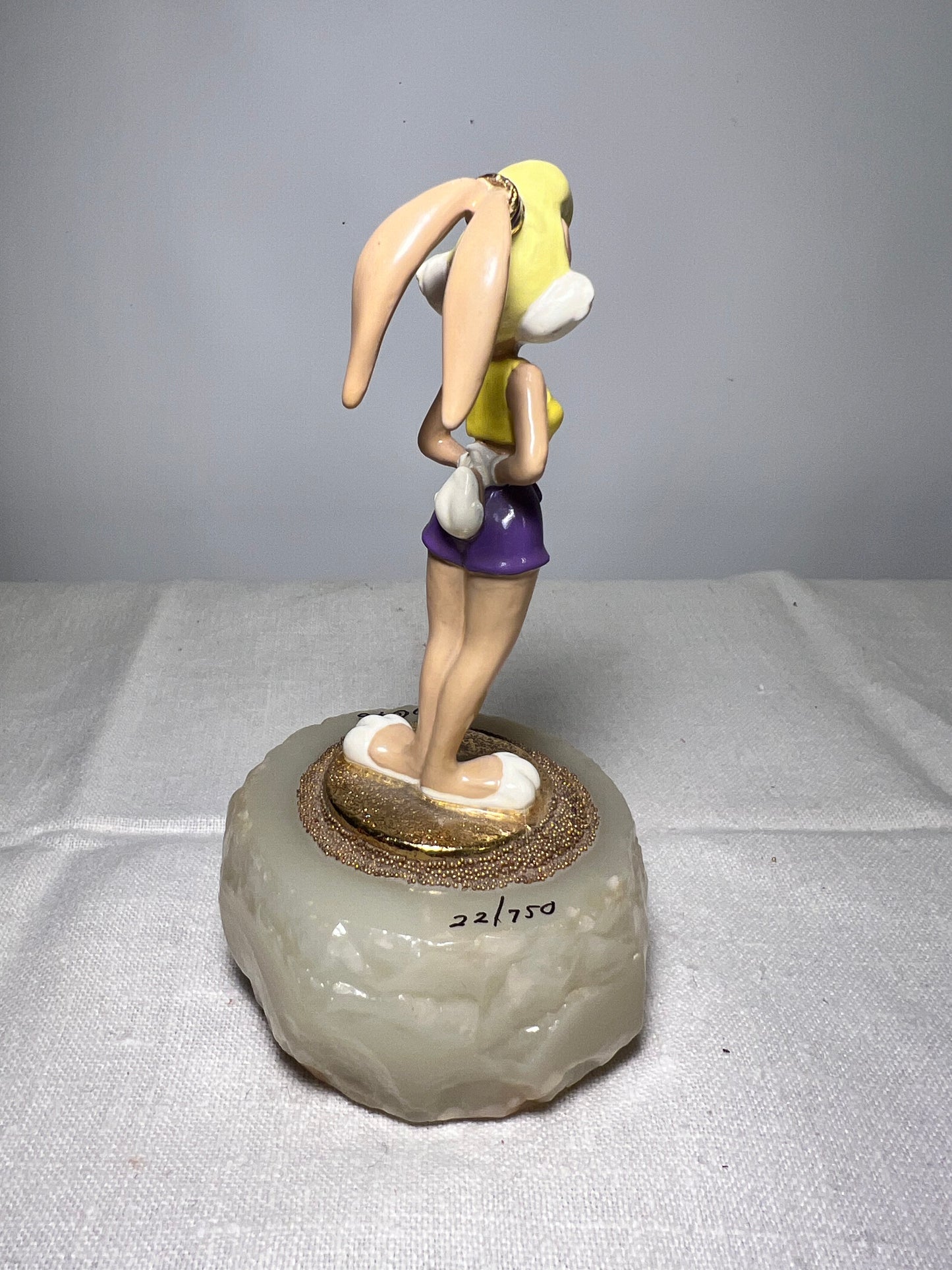 Ron Lee- Lola Bunny-6” statue-1996-signed and numbered 22/750-looney Tunes – Warner Brothers – Stone base ￼