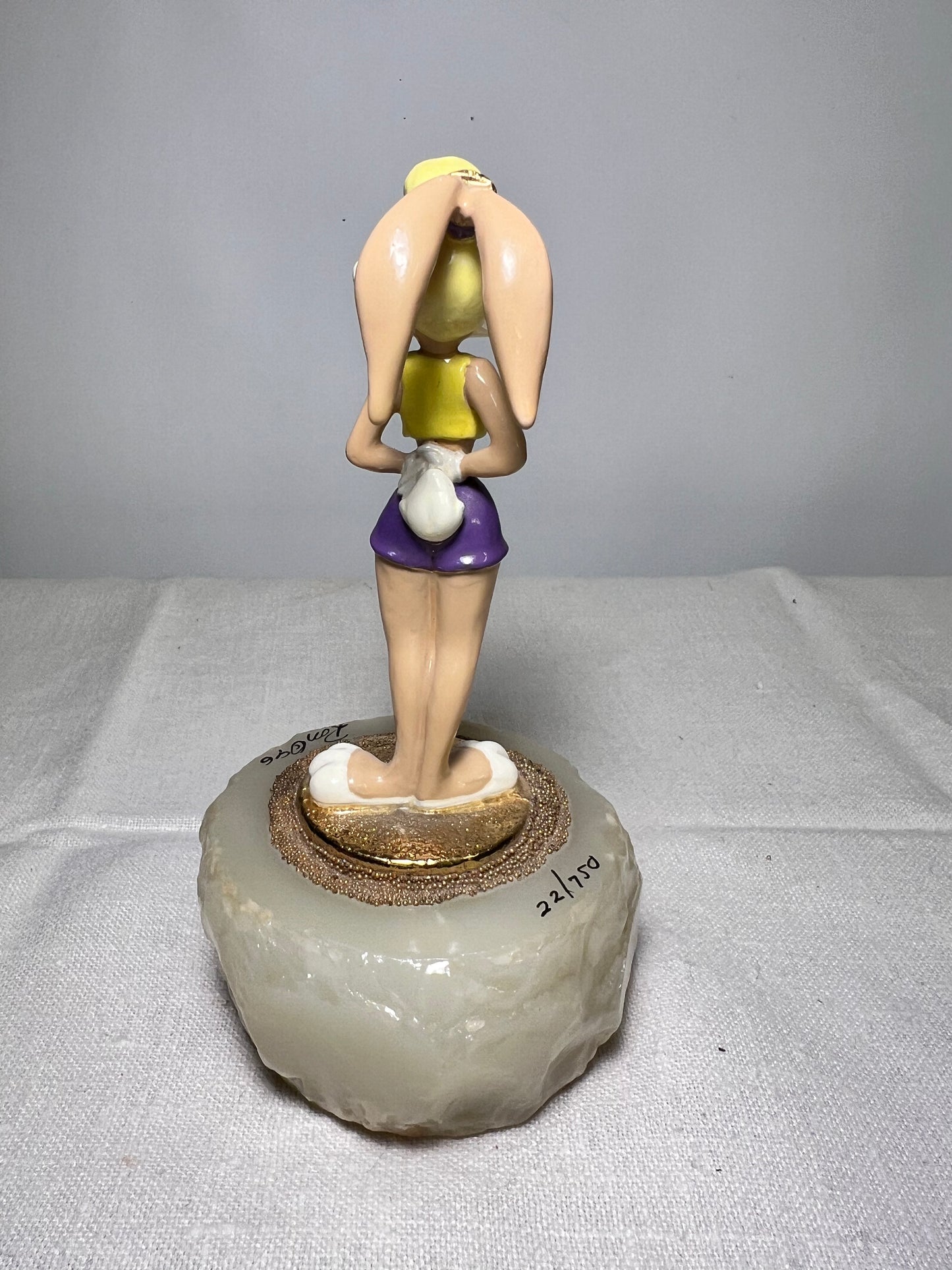 Ron Lee- Lola Bunny-6” statue-1996-signed and numbered 22/750-looney Tunes – Warner Brothers – Stone base ￼