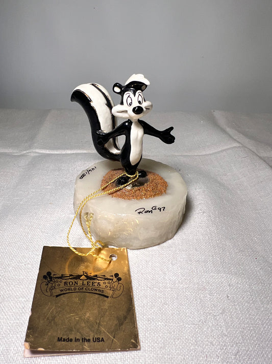 Ron Lee - Pepe Le Pew - 4” statue- signed & numbered 146/1500- 1997- Looney Tunes- Warner Brothers - stone base