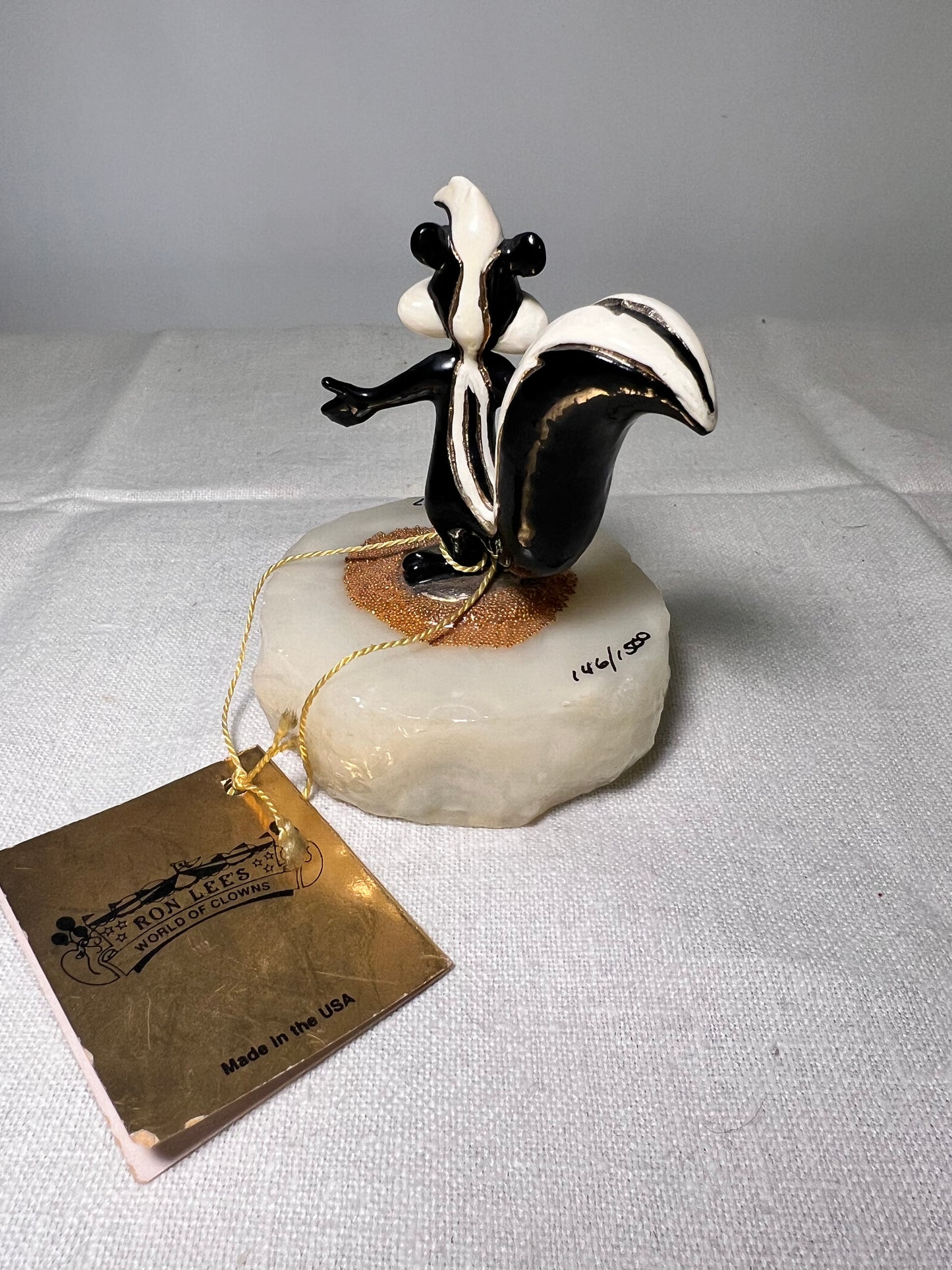 Ron Lee - Pepe Le Pew - 4” statue- signed & numbered 146/1500- 1997- Looney Tunes- Warner Brothers - stone base