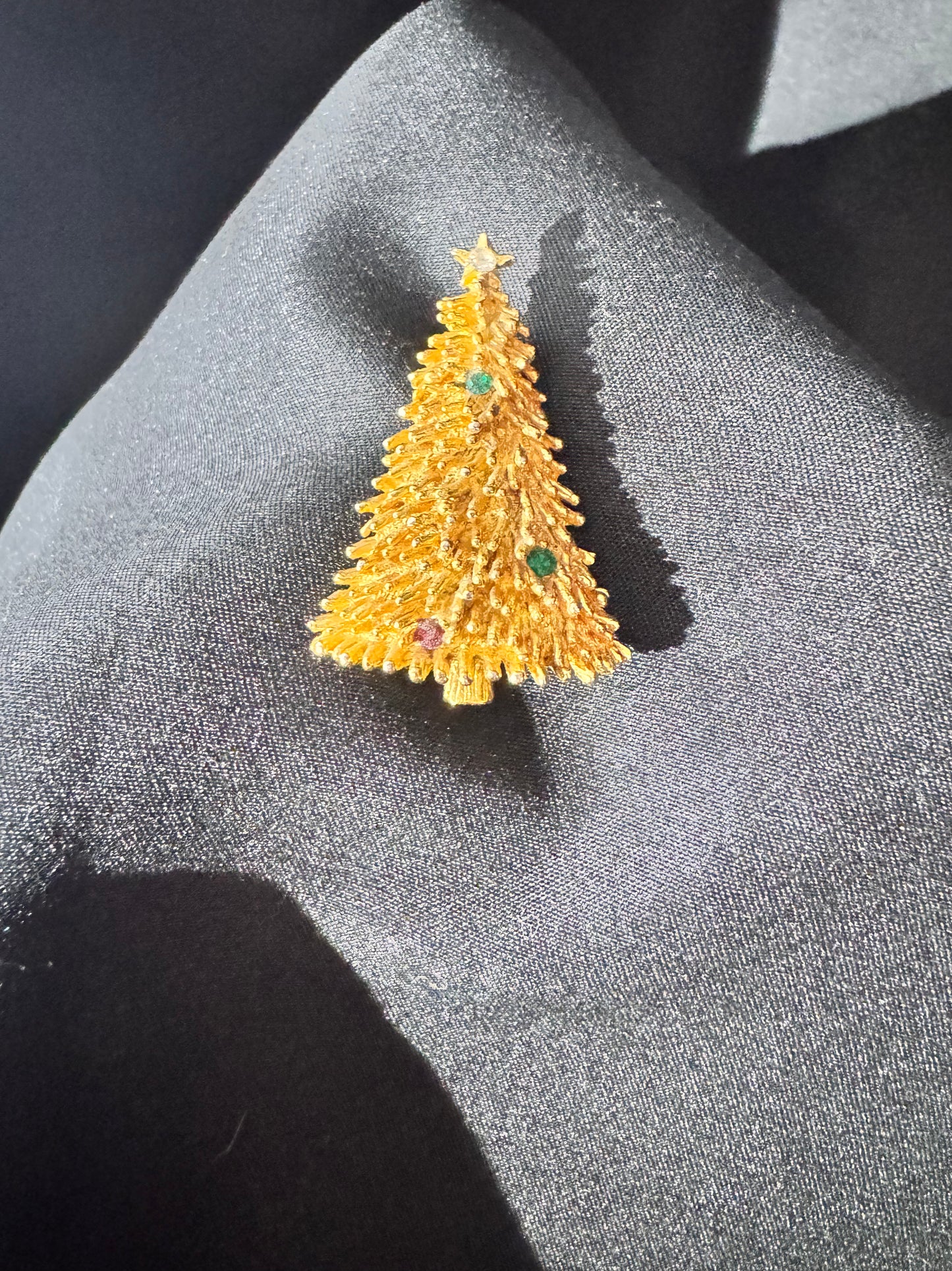 Vintage ROMA Rhinestone Christmas Tree Brooch Signed