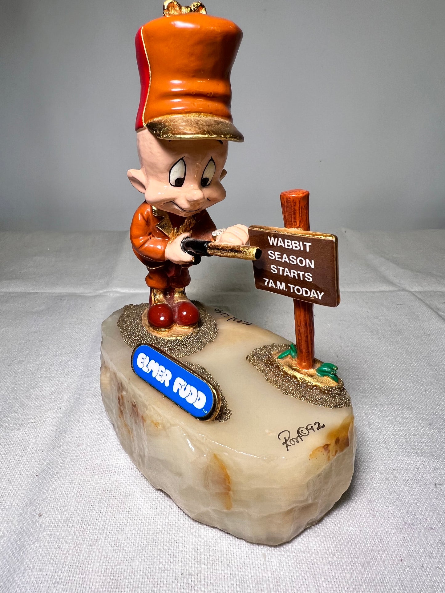 Ron Lee- Elmer Fudd -6” statue-Wabbit Season Starts 7am today-Looney Tune- Warner Brothers- Stone base