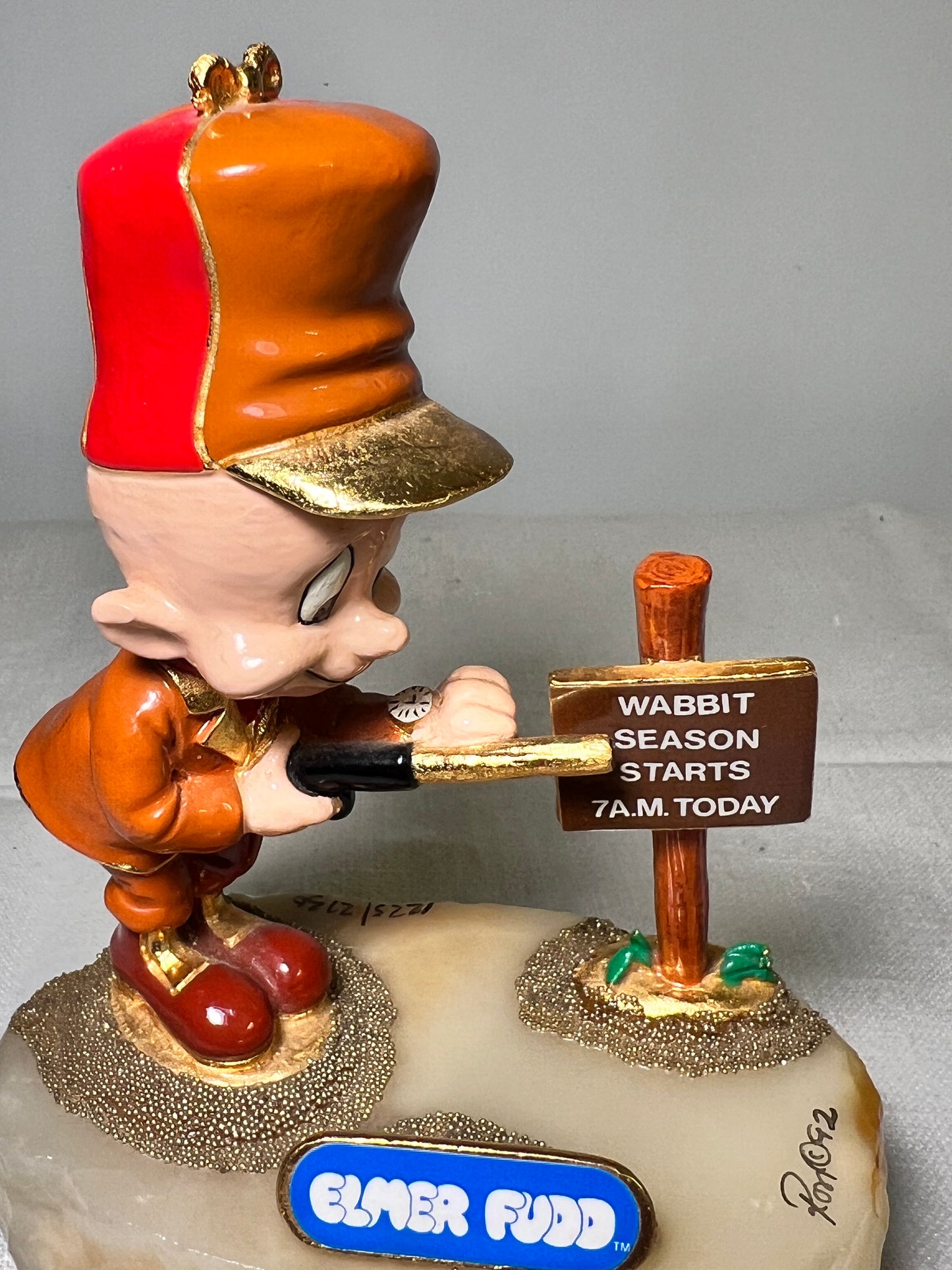 Ron Lee- Elmer Fudd -6” statue-Wabbit Season Starts 7am today-Looney Tune- Warner Brothers- Stone base