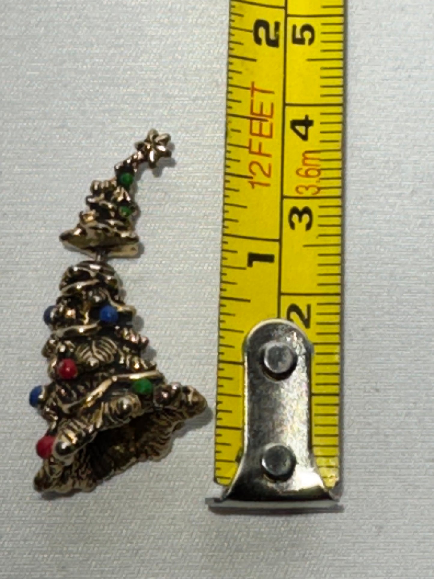 Vintage Christmas Tree Brooch / Pin – Festive Holiday Jewelry