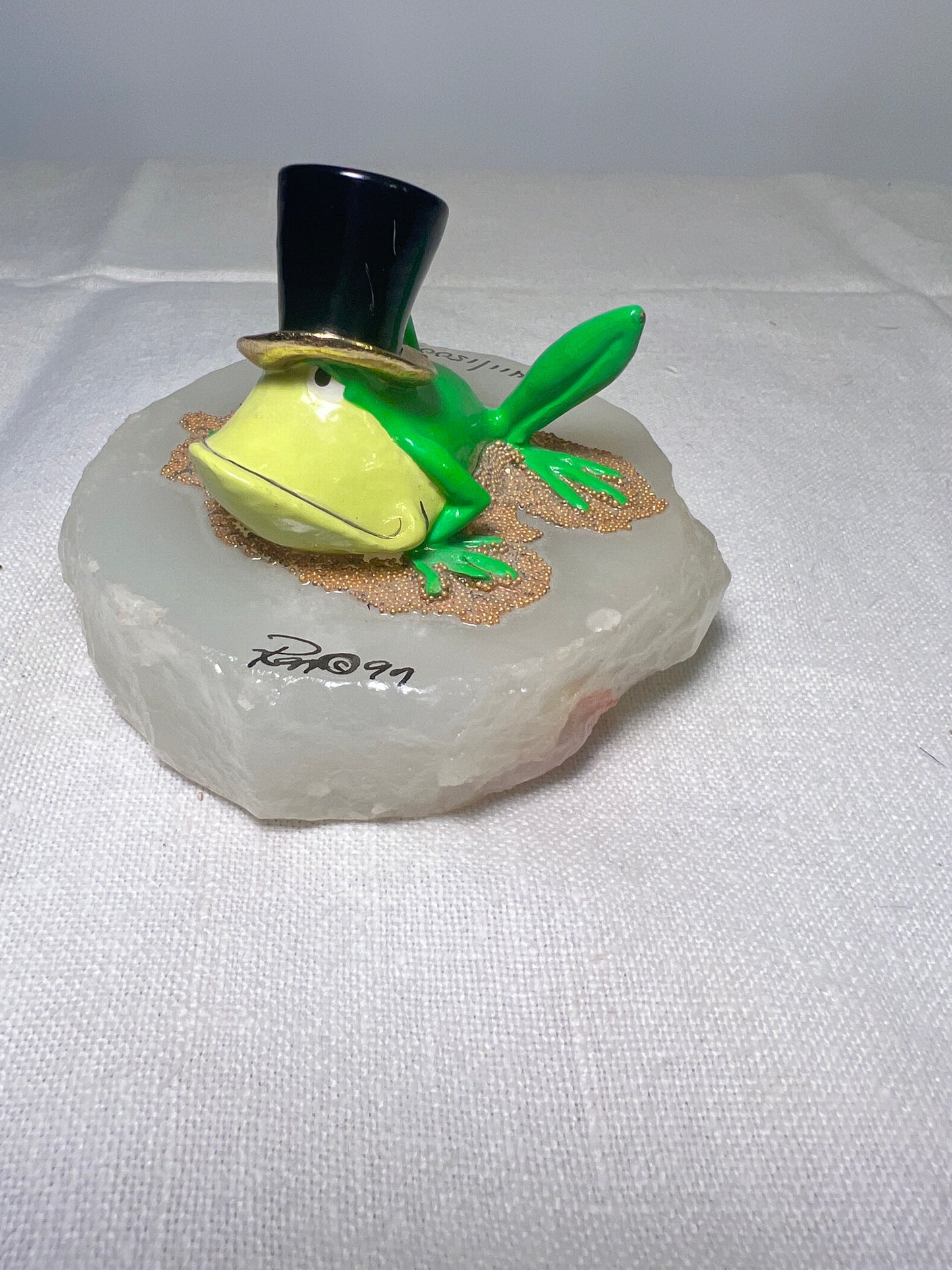 Ron Lee - Michigan J. Frog- Sitting-1997- signed and numbered 1411/1500- Looney Tunes- Warner Brothers- stone base