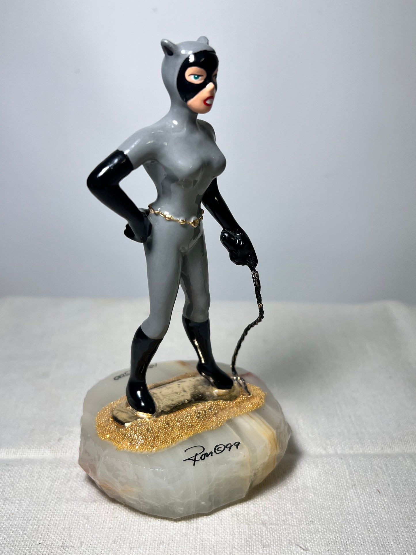 Ron Lee -Cat Woman- 5” statue- signed and numbered 1008/2500-Warner Brothers-1999- stone base