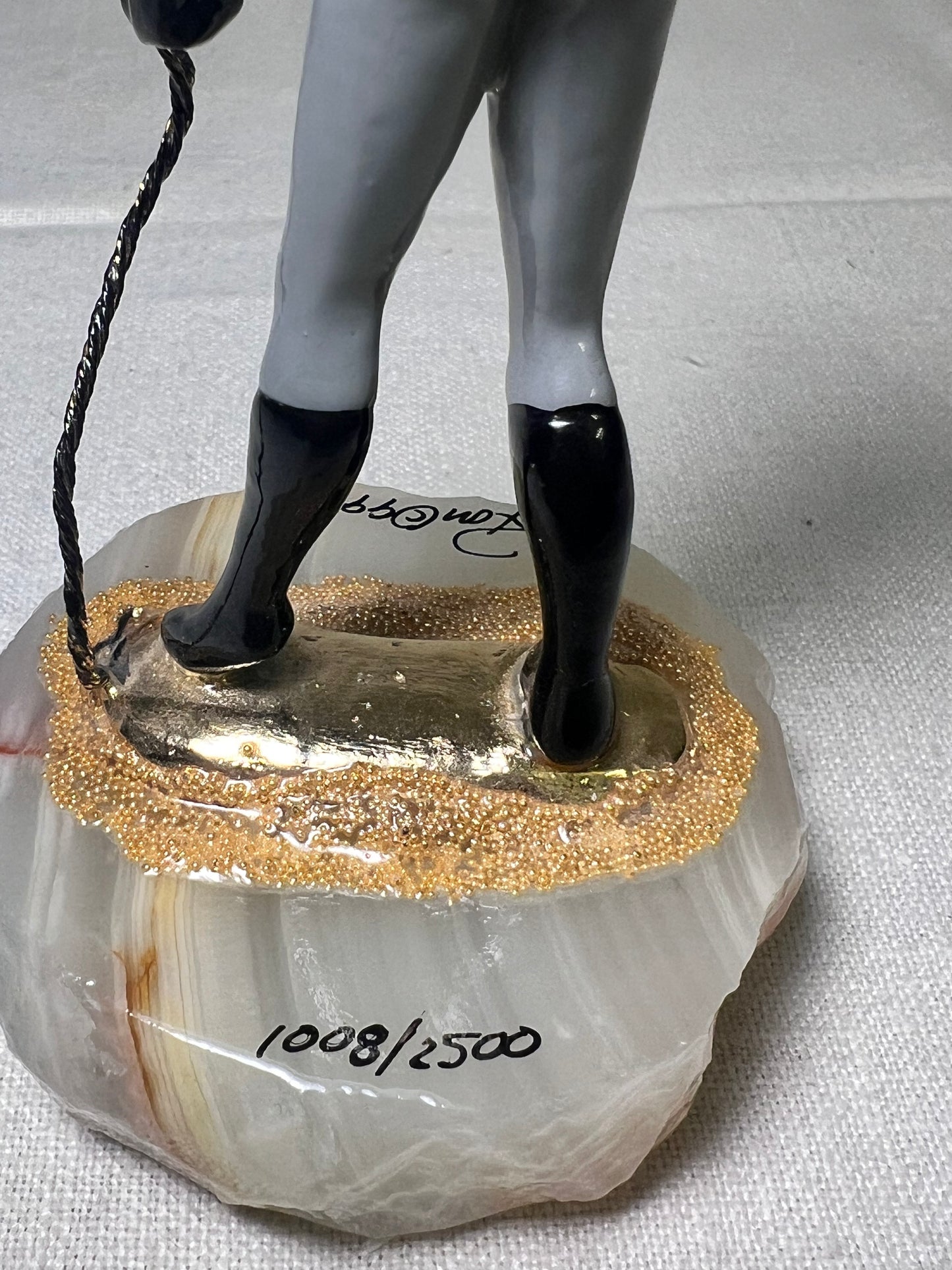 Ron Lee -Cat Woman- 5” statue- signed and numbered 1008/2500-Warner Brothers-1999- stone base