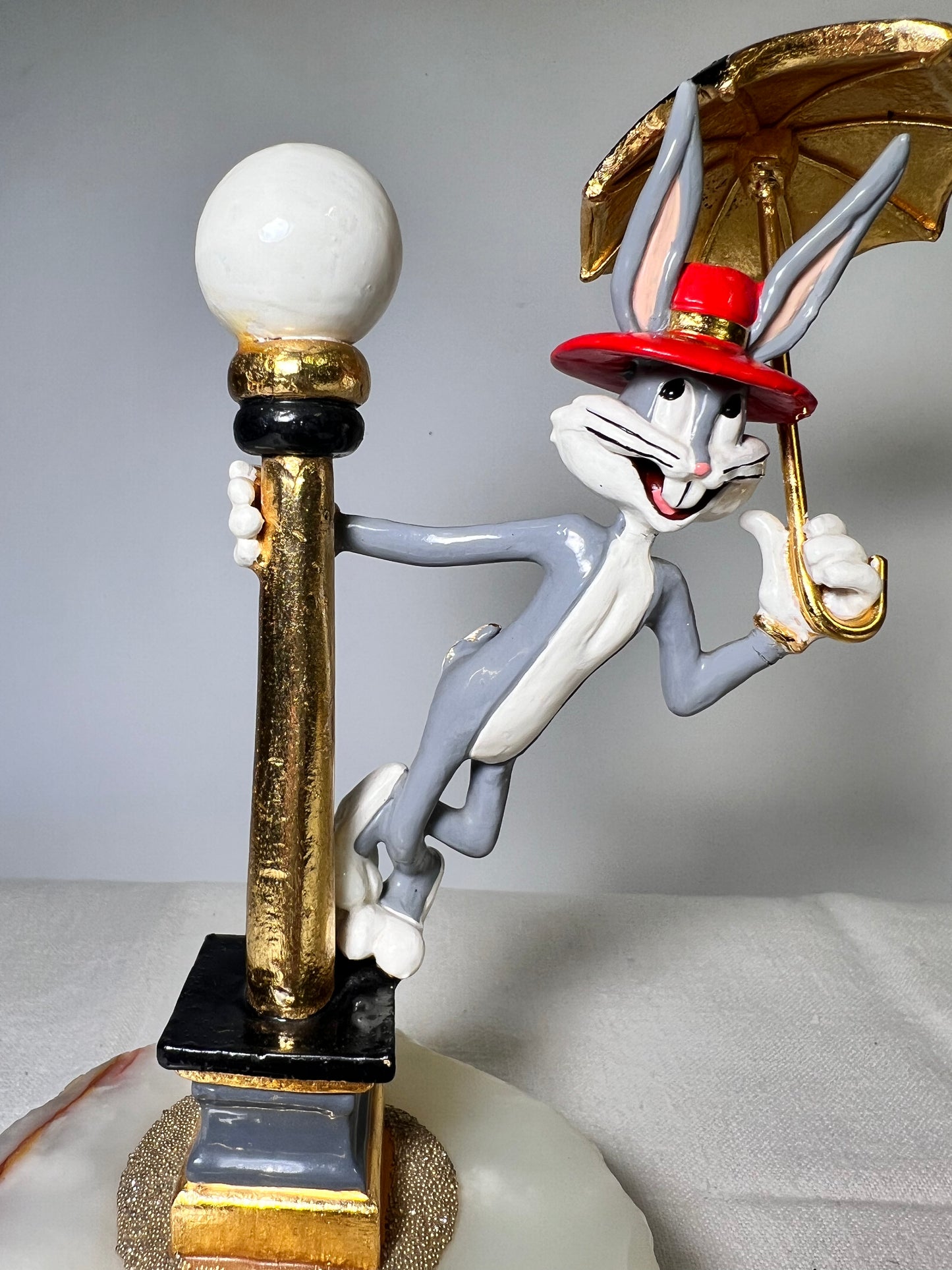 Ron Lee- Bugs Bunny- singing in the rain- 7” statue- signed -1991-Looney Tunes- stone base