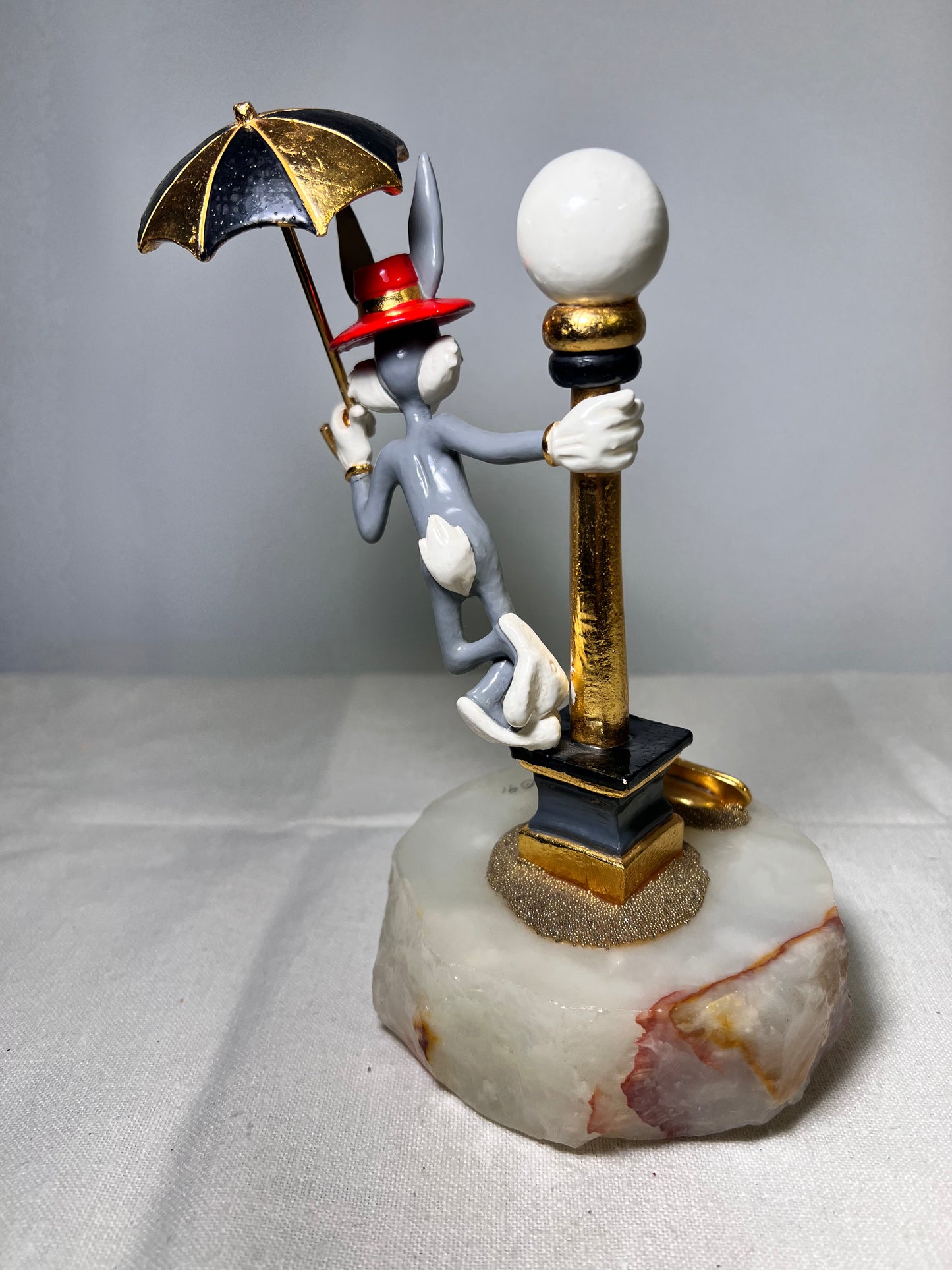 Ron Lee- Bugs Bunny- singing in the rain- 7” statue- signed -1991-Looney Tunes- stone base