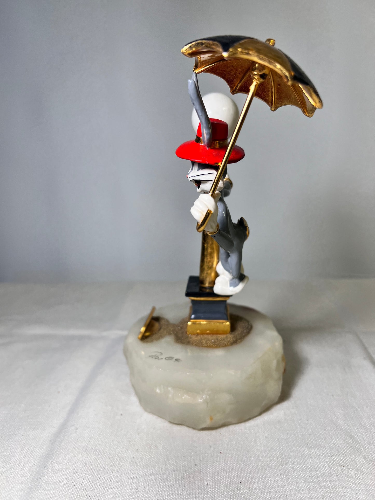 Ron Lee- Bugs Bunny- singing in the rain- 7” statue- signed -1991-Looney Tunes- stone base