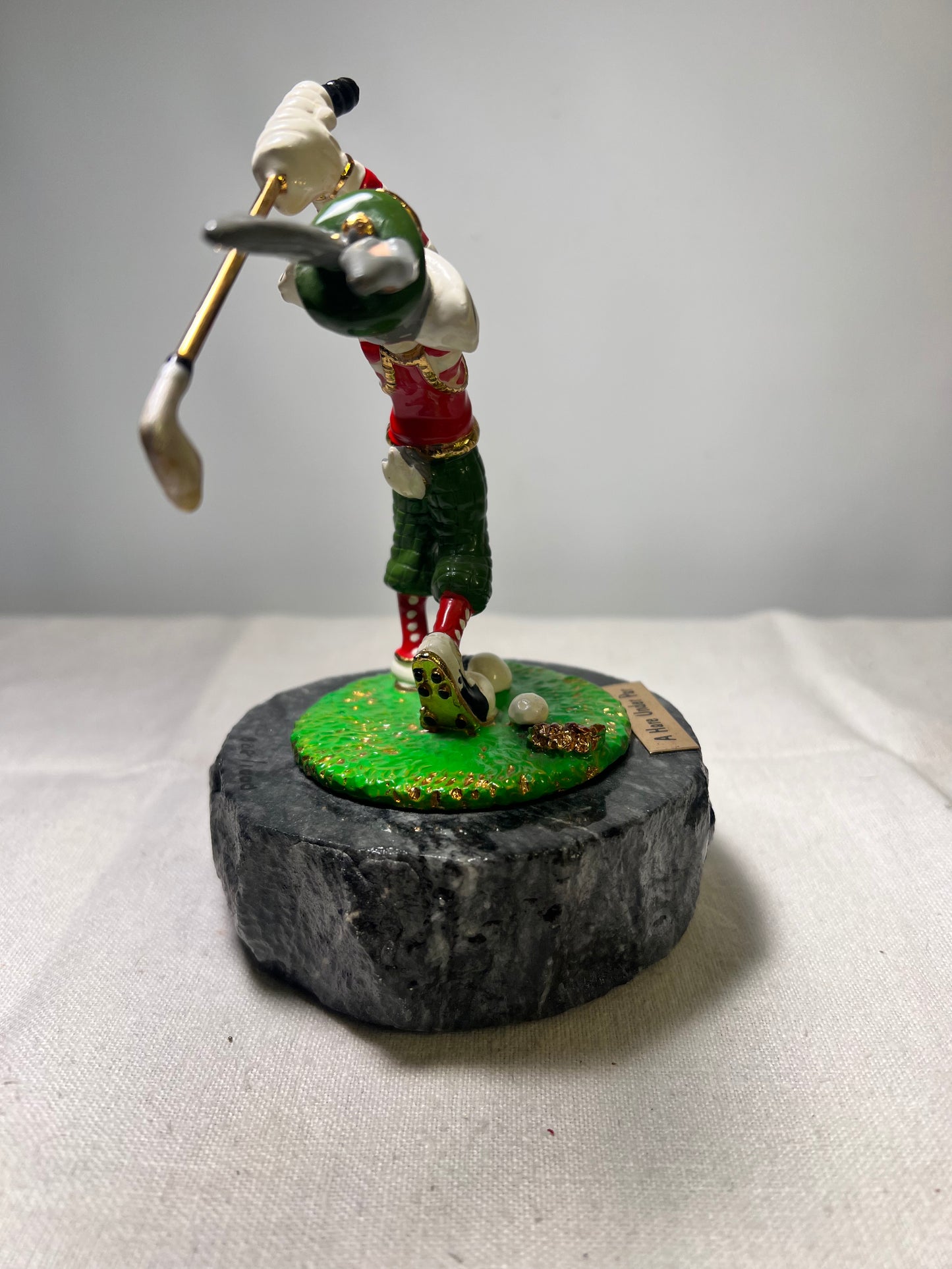 Ron Lee- Bugs Bunny- A Hare Under Par- Golfing- signed and numbered 808/1000- 1992- looney tunes- stone base