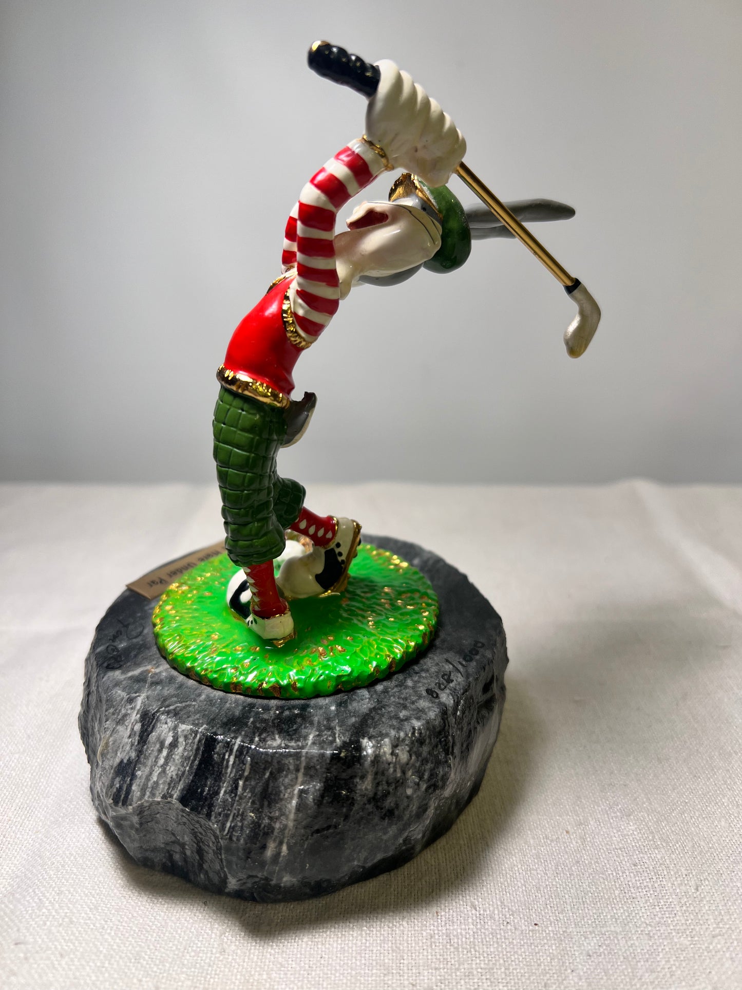 Ron Lee- Bugs Bunny- A Hare Under Par- Golfing- signed and numbered 808/1000- 1992- looney tunes- stone base