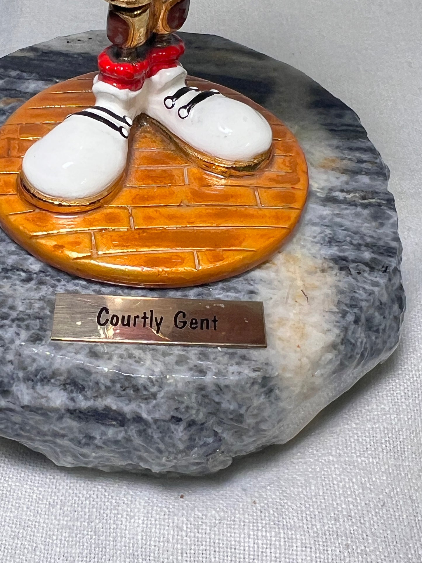 Ron Lee- Wile E. Coyote- Court Gent- Basketball-6.5” statue- Looney Tunes- Warner Brothers