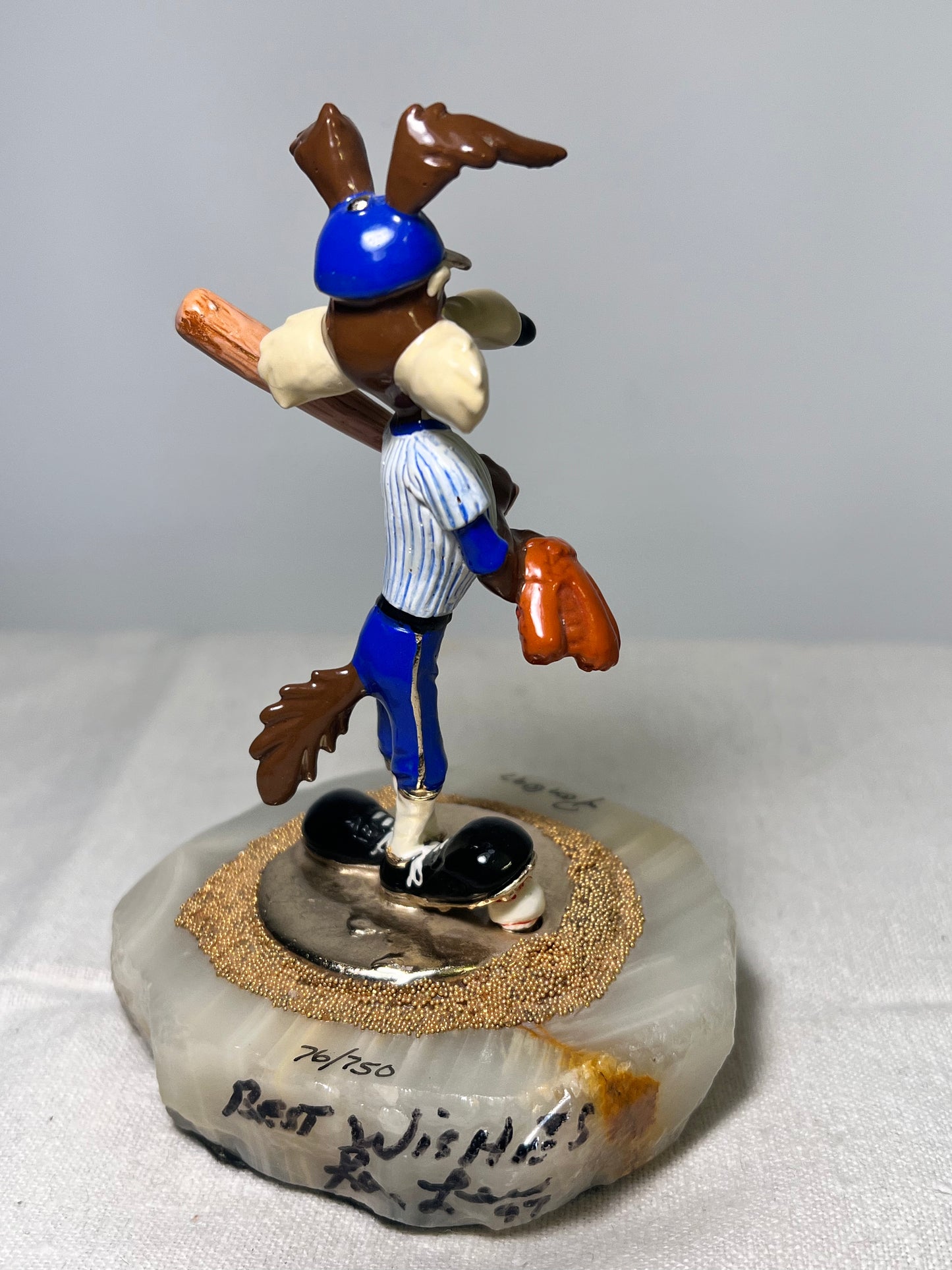 Ron Lee - Wile E. Coyote- Baseball-5” statue- 1997 – signed and numbered 76\750- looney Tunes – Warner Brothers – stone base ￼