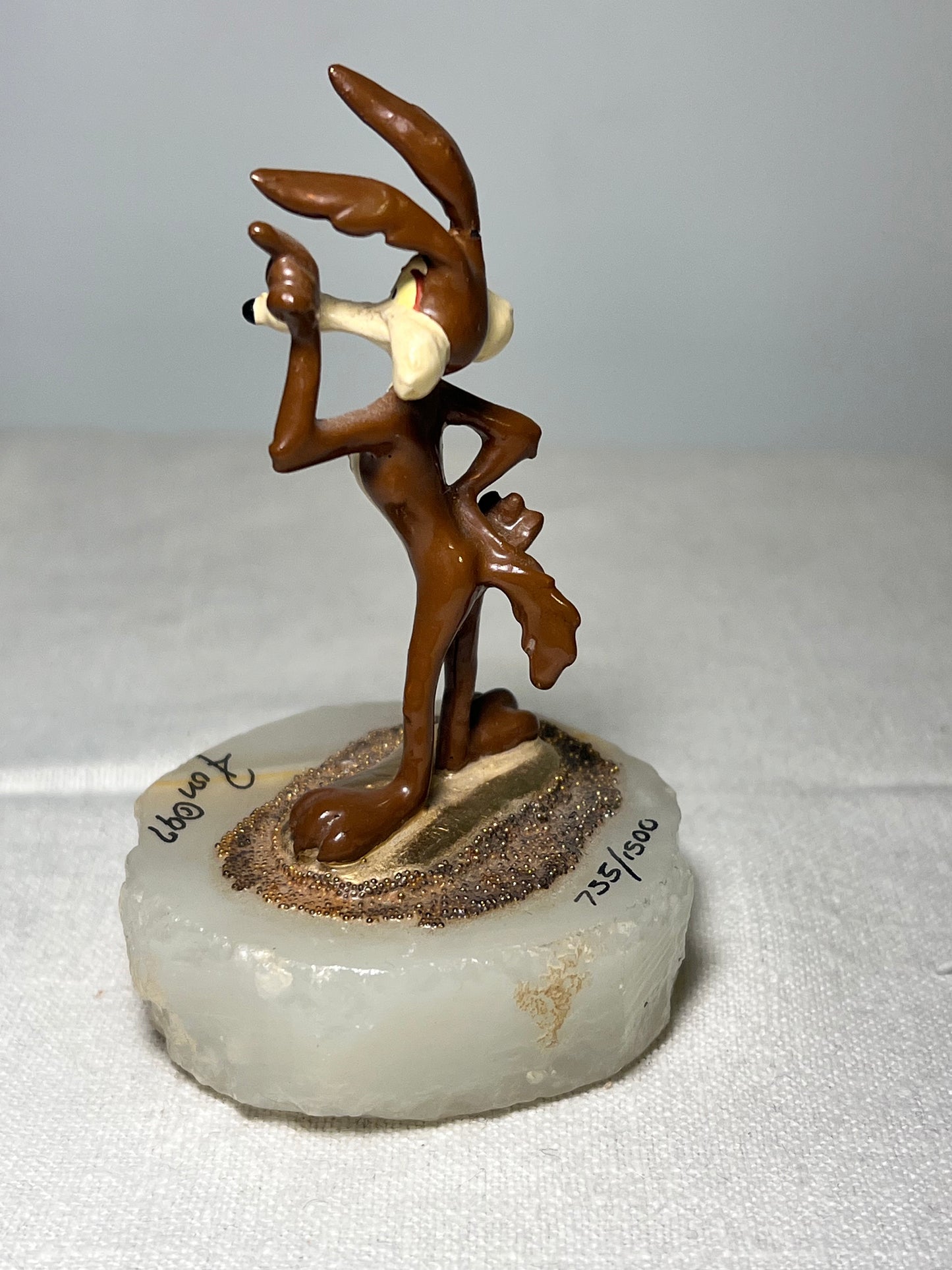 Ron Lee - Wile E Coyote- 4” statue- signed and numbered 735/1500 -looney Tunes – Warner Brothers – Stone base