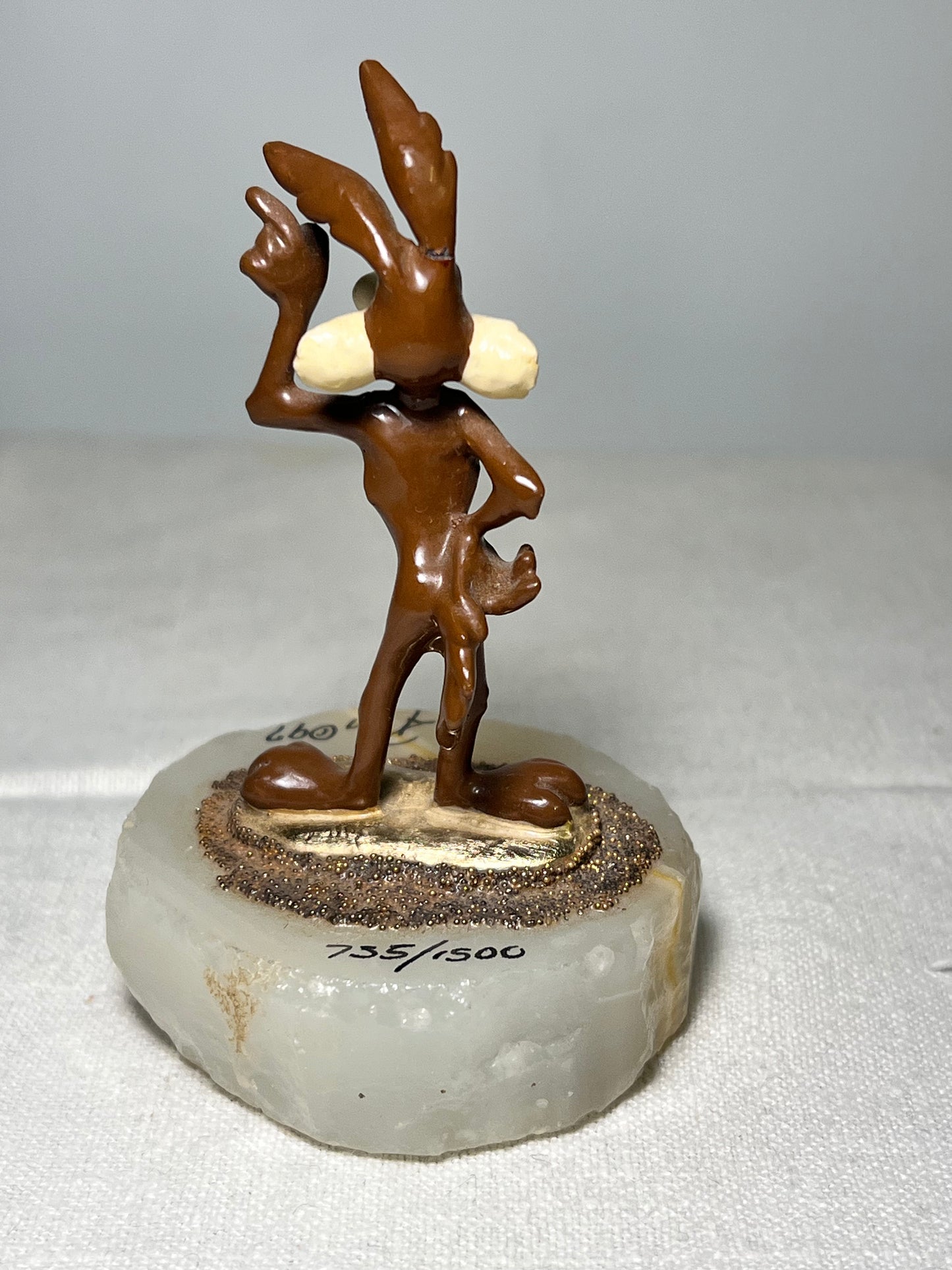 Ron Lee - Wile E Coyote- 4” statue- signed and numbered 735/1500 -looney Tunes – Warner Brothers – Stone base