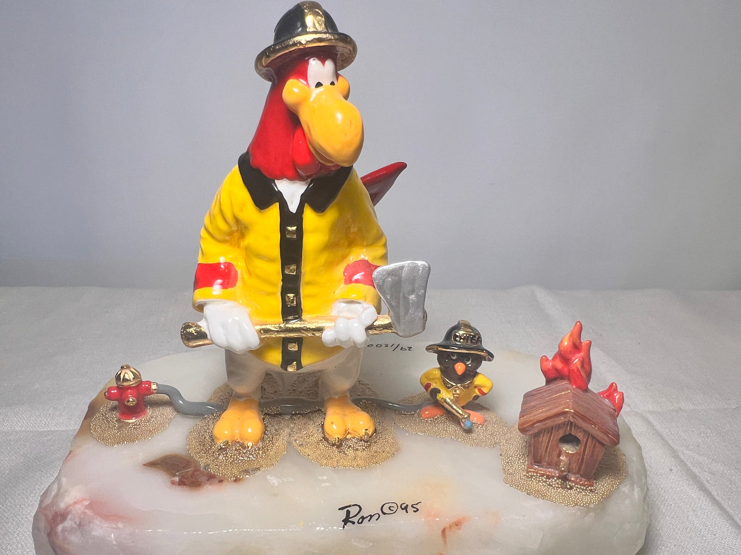 Ron Lee - Foghorn Leghorn-H2O- signed and numbered 29/1200 - 1995 - Looney Tunes- Warner Brothers -6” statue - stone base