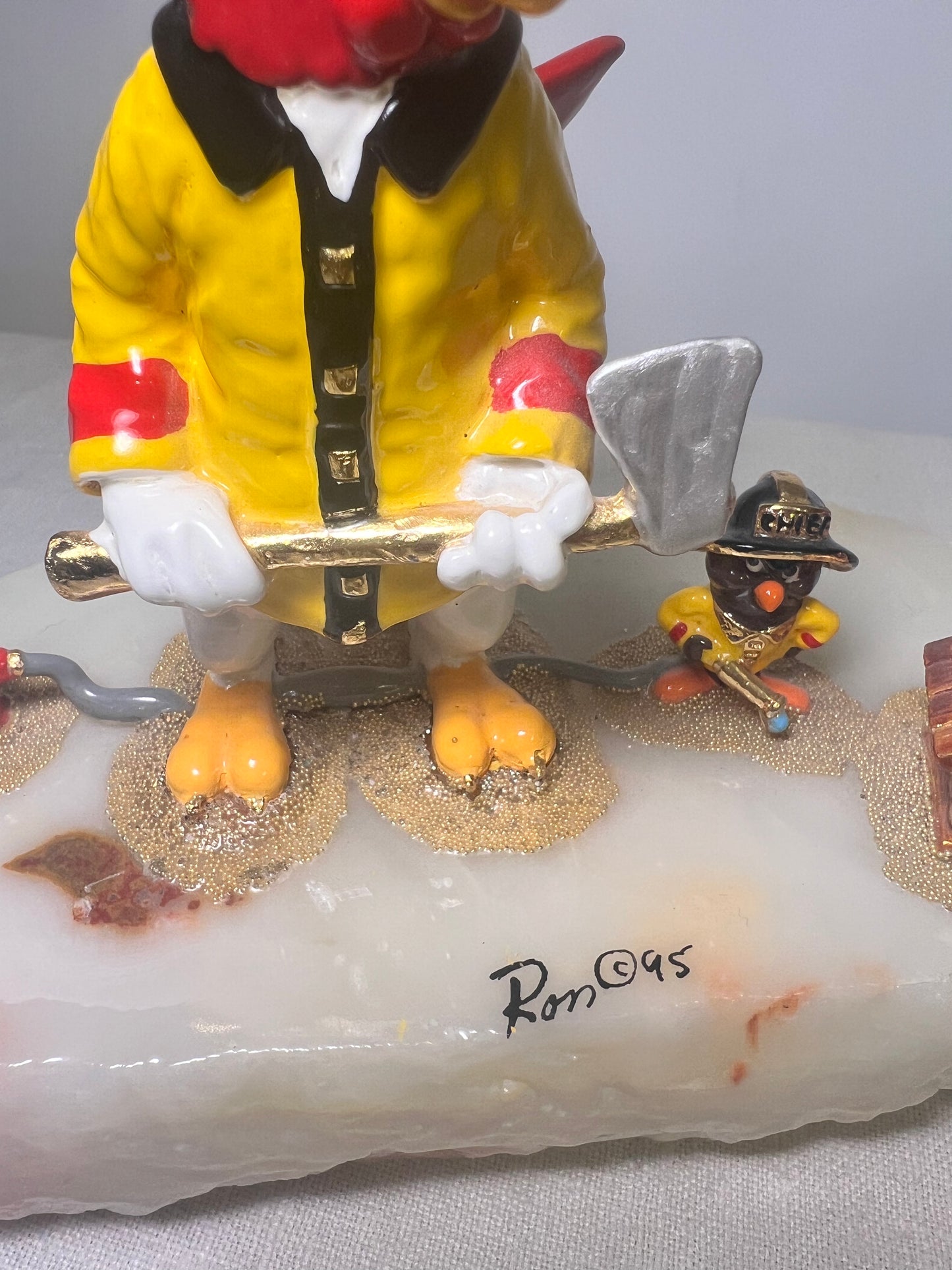 Ron Lee - Foghorn Leghorn-H2O- signed and numbered 29/1200 - 1995 - Looney Tunes- Warner Brothers -6” statue - stone base