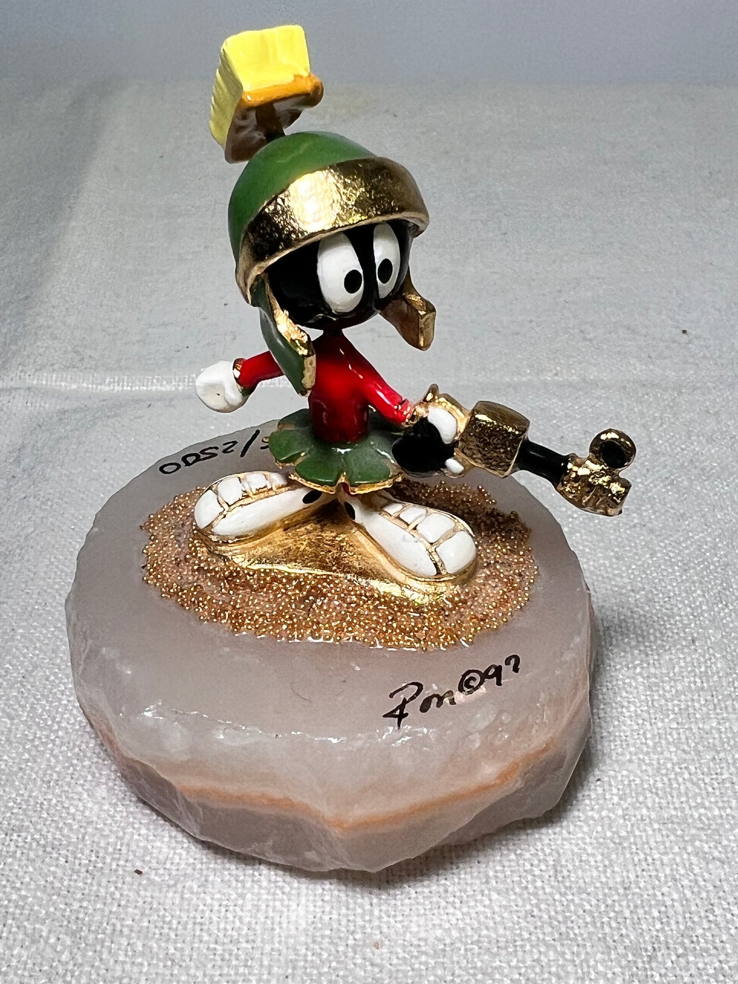 Ron Lee- 3” Marvin the Martian statue-signed in numbered 426/2500-1997-Looney Tunes-Warner Brothers-Stone base￼