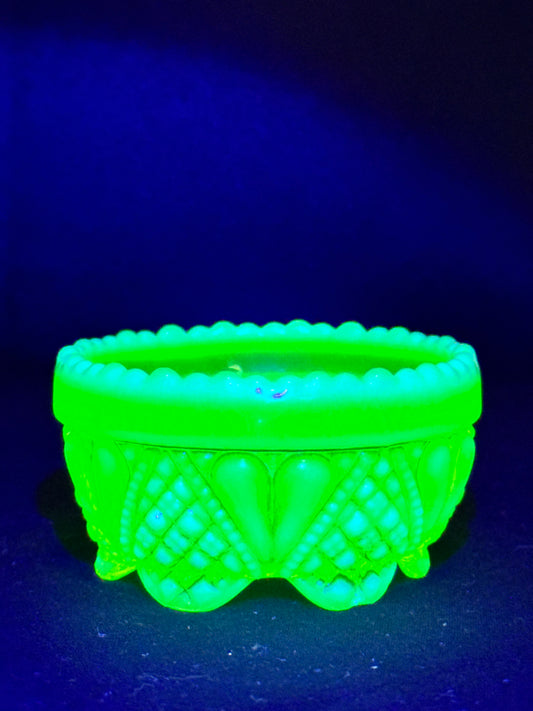 Uranium Davidson William and Mary Salt Cellar - EAPG